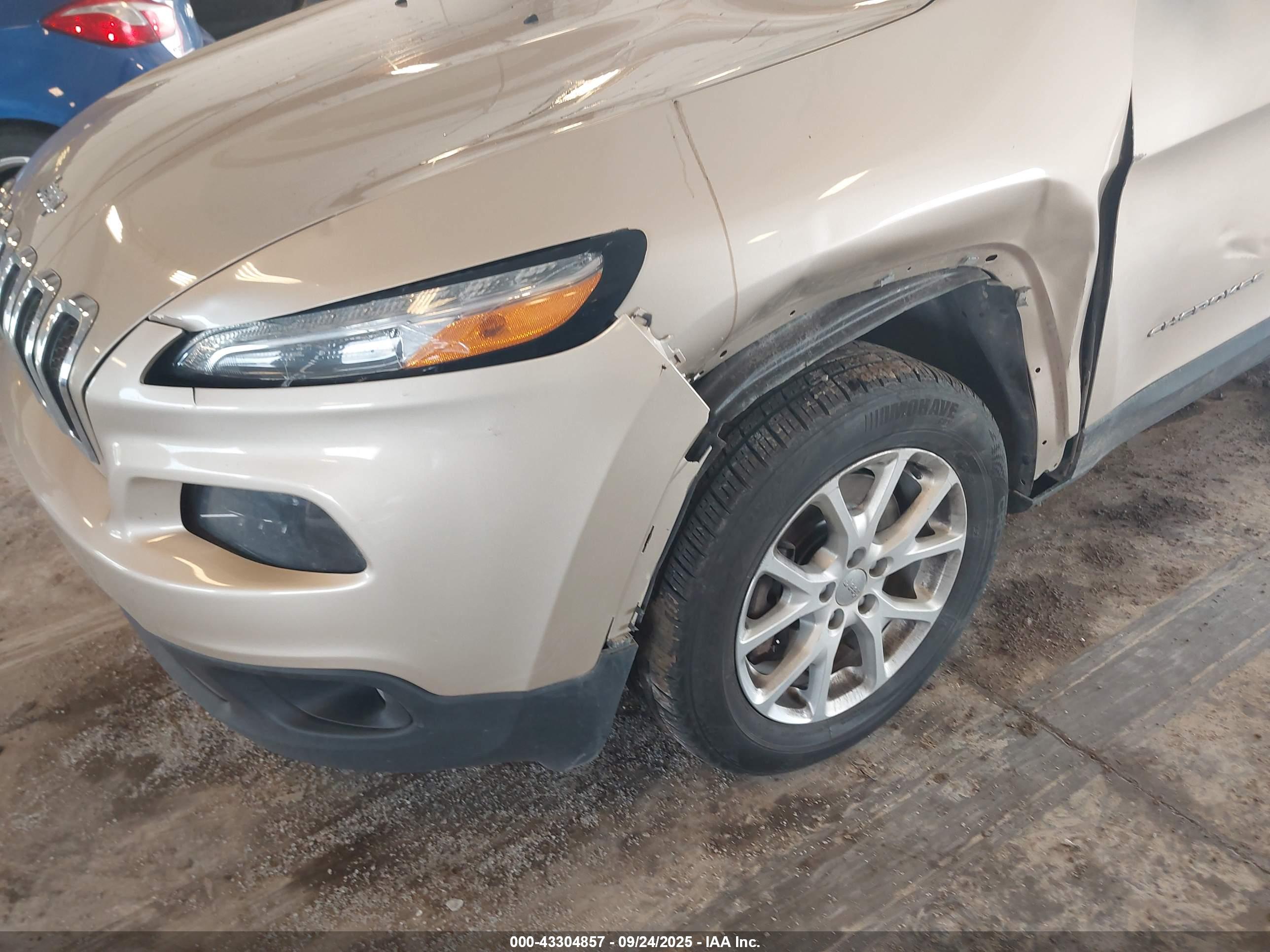 JEEP CHEROKEE image 6