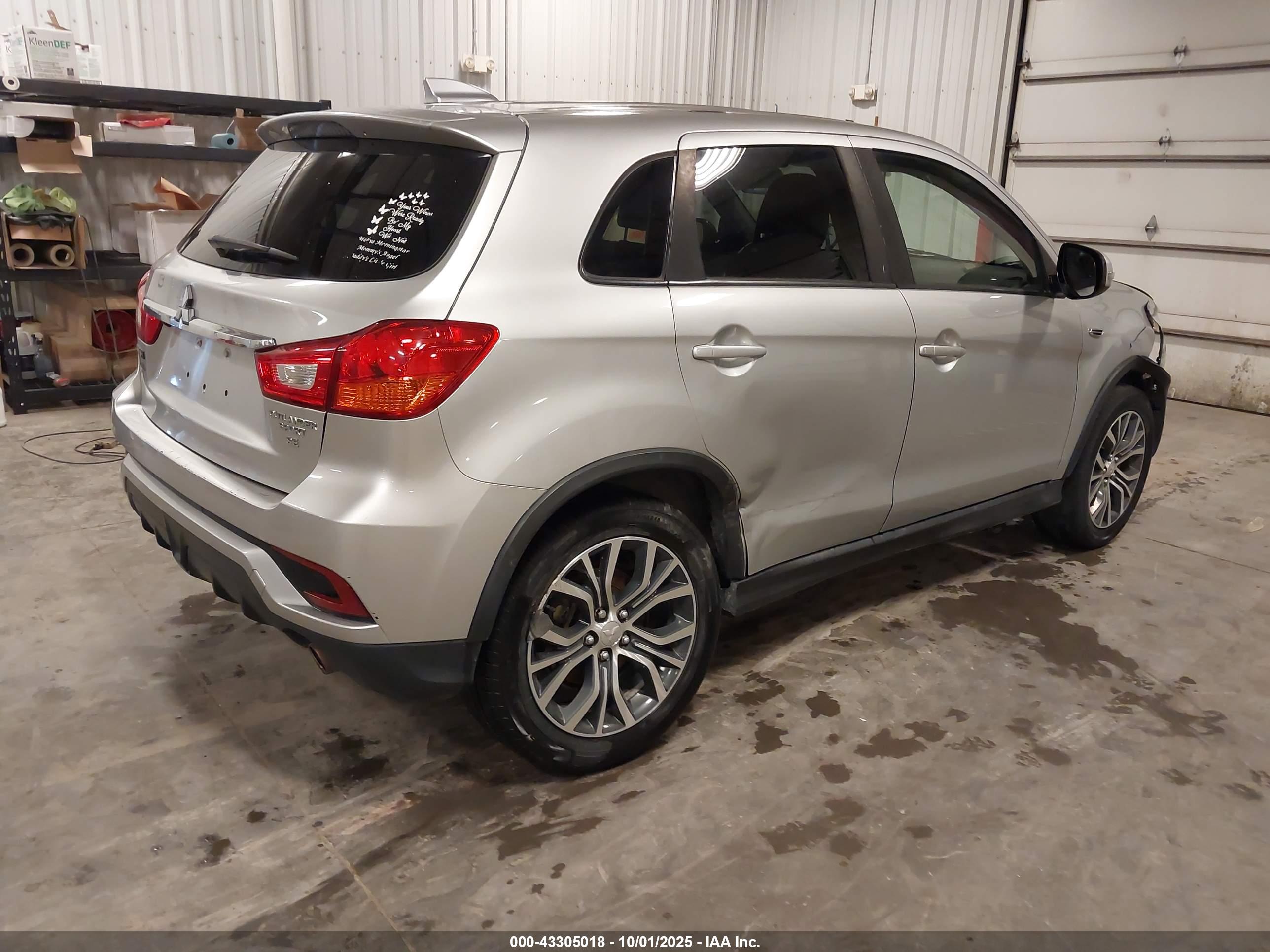 MITSUBISHI OUTLANDER image 4