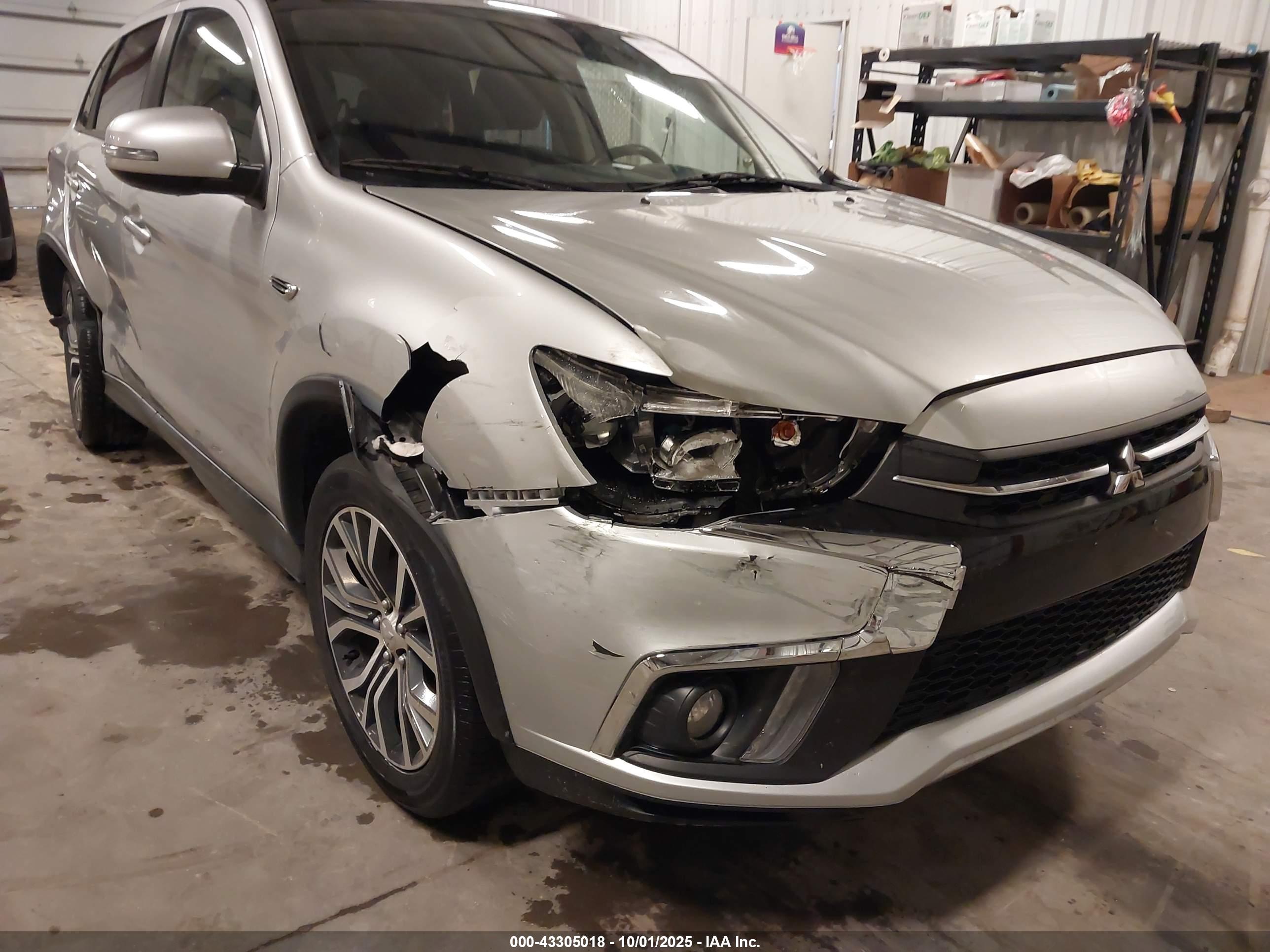 MITSUBISHI OUTLANDER image 6