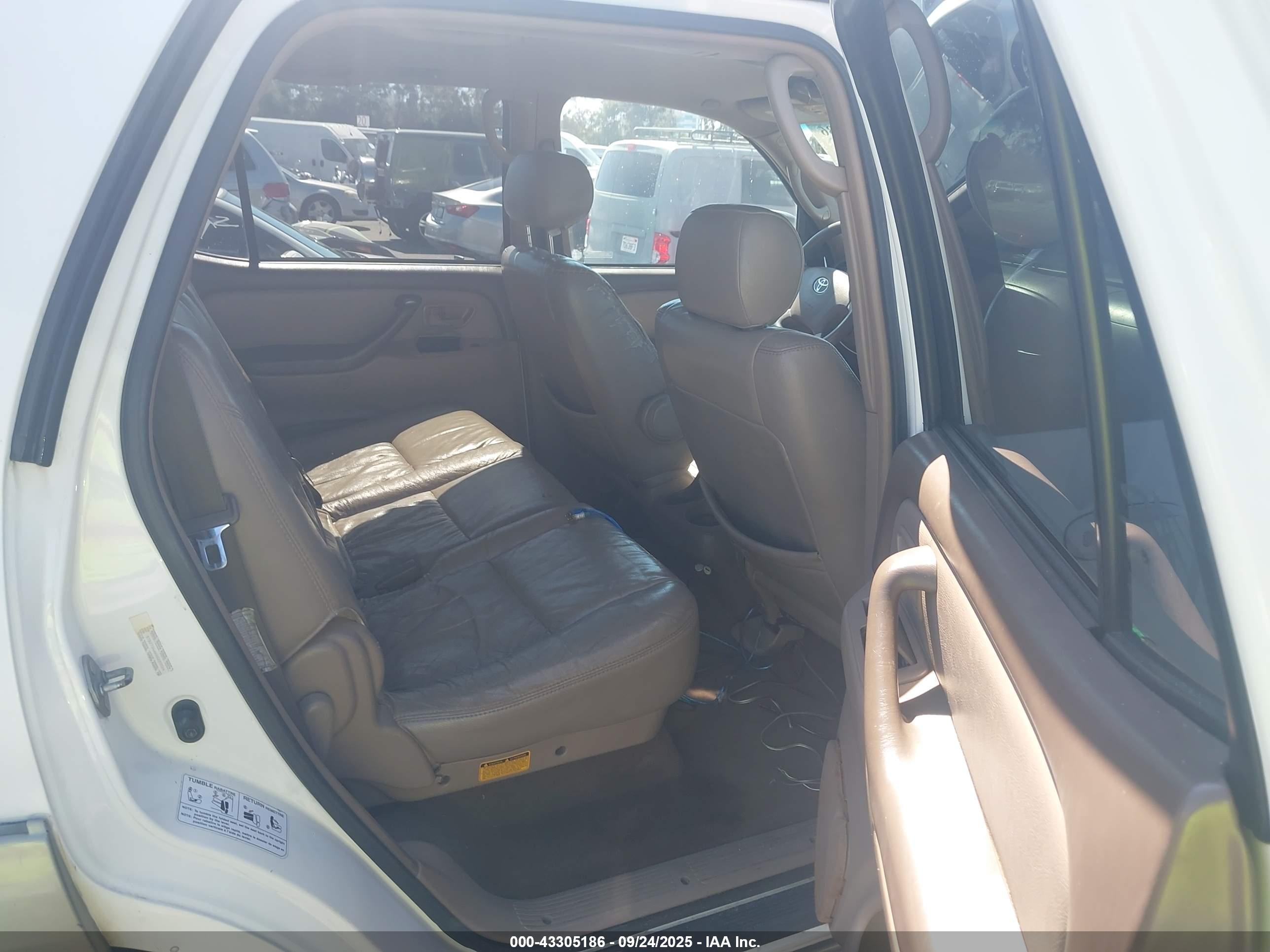 TOYOTA SEQUOIA image 8