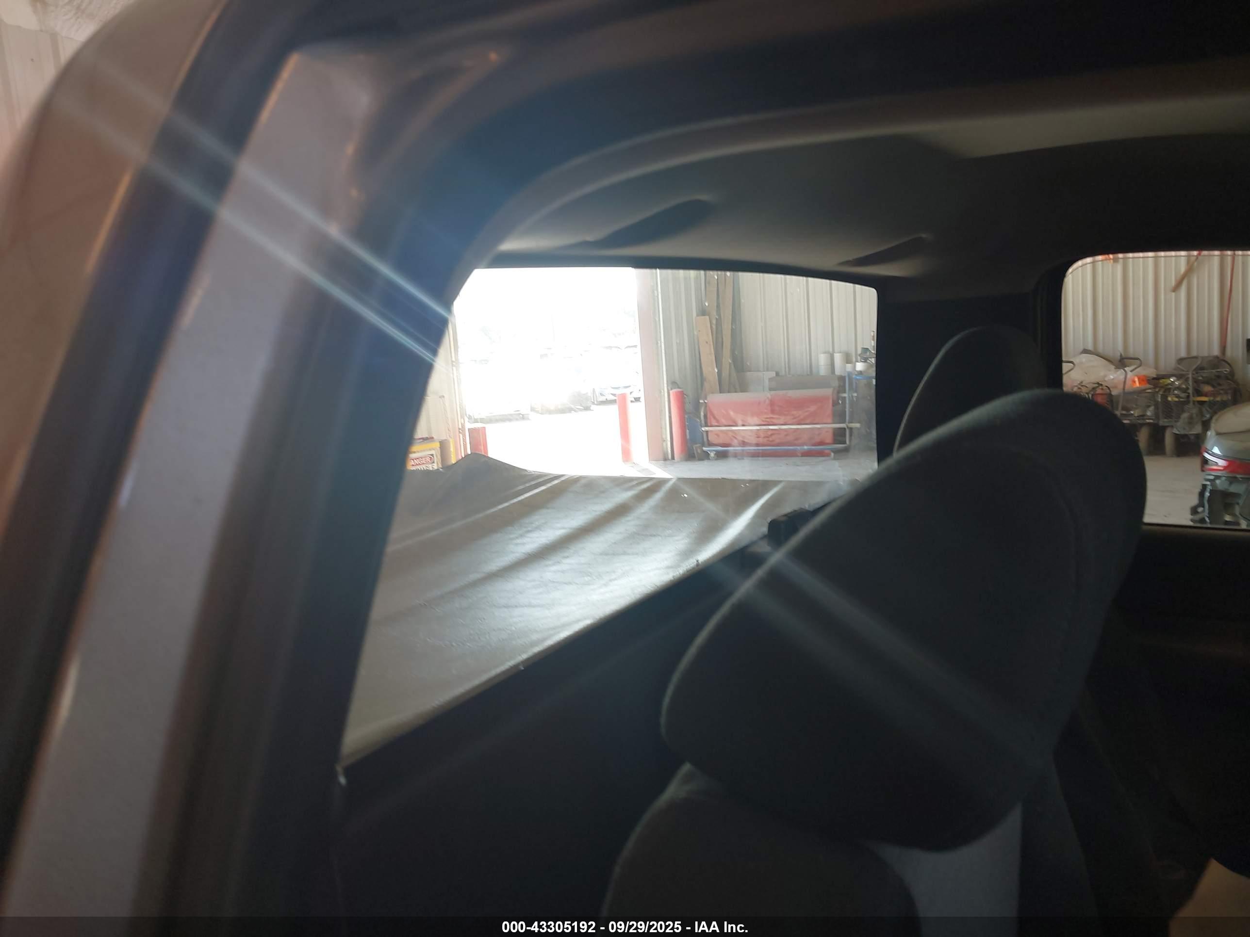 CHEVROLET SILVERADO image 8