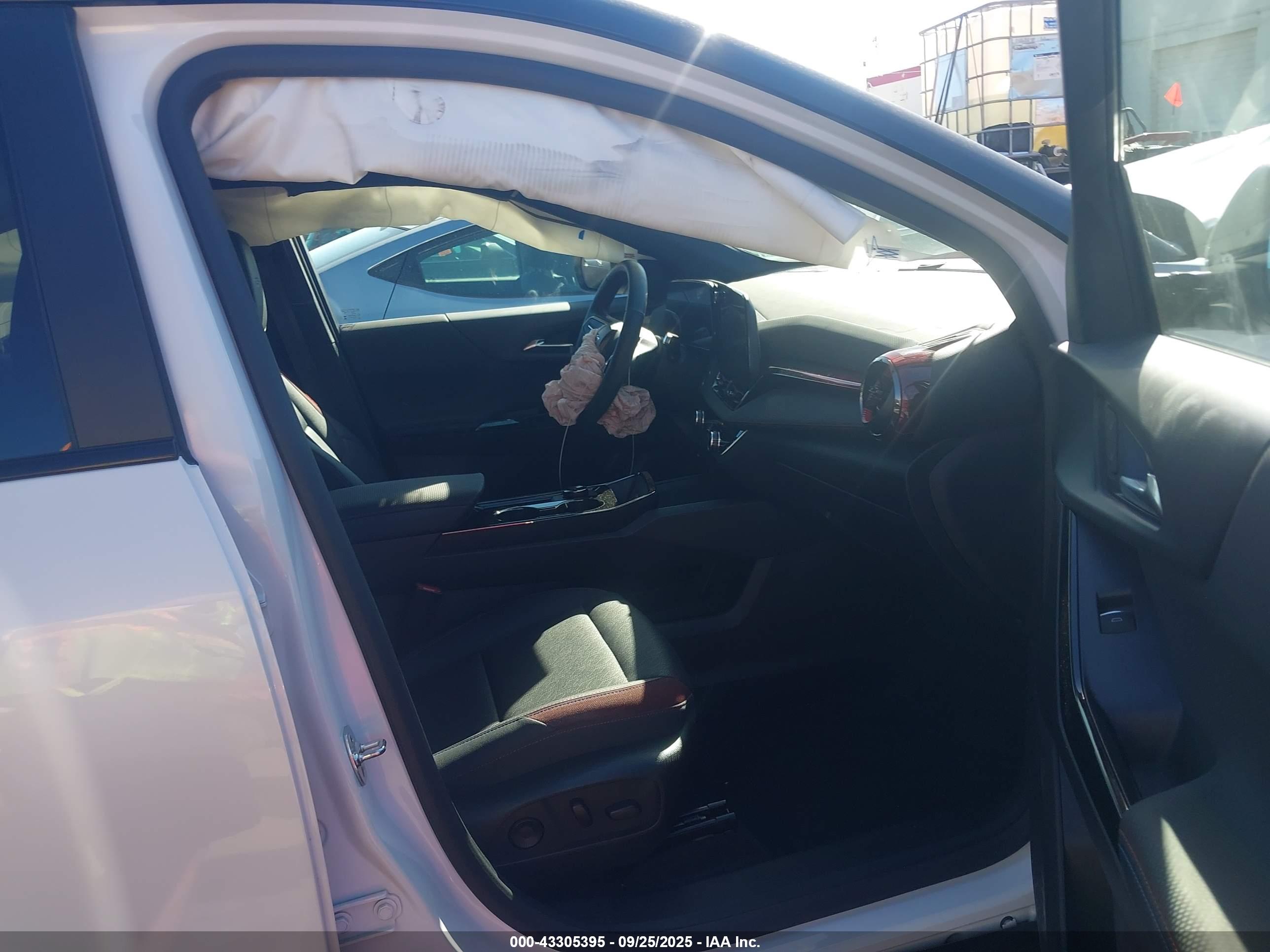 CHEVROLET EQUINOX image 5
