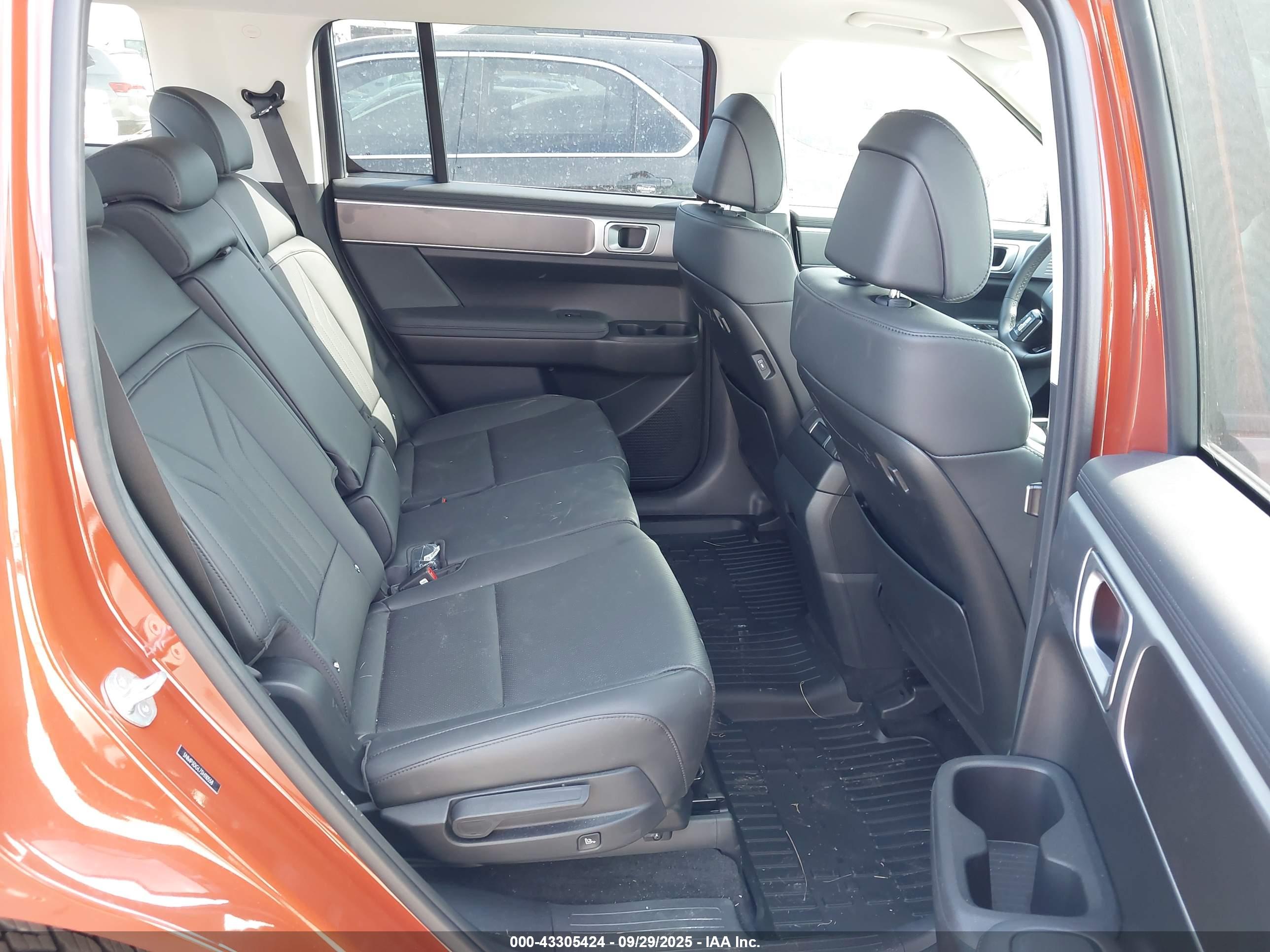 HYUNDAI SANTA image 8
