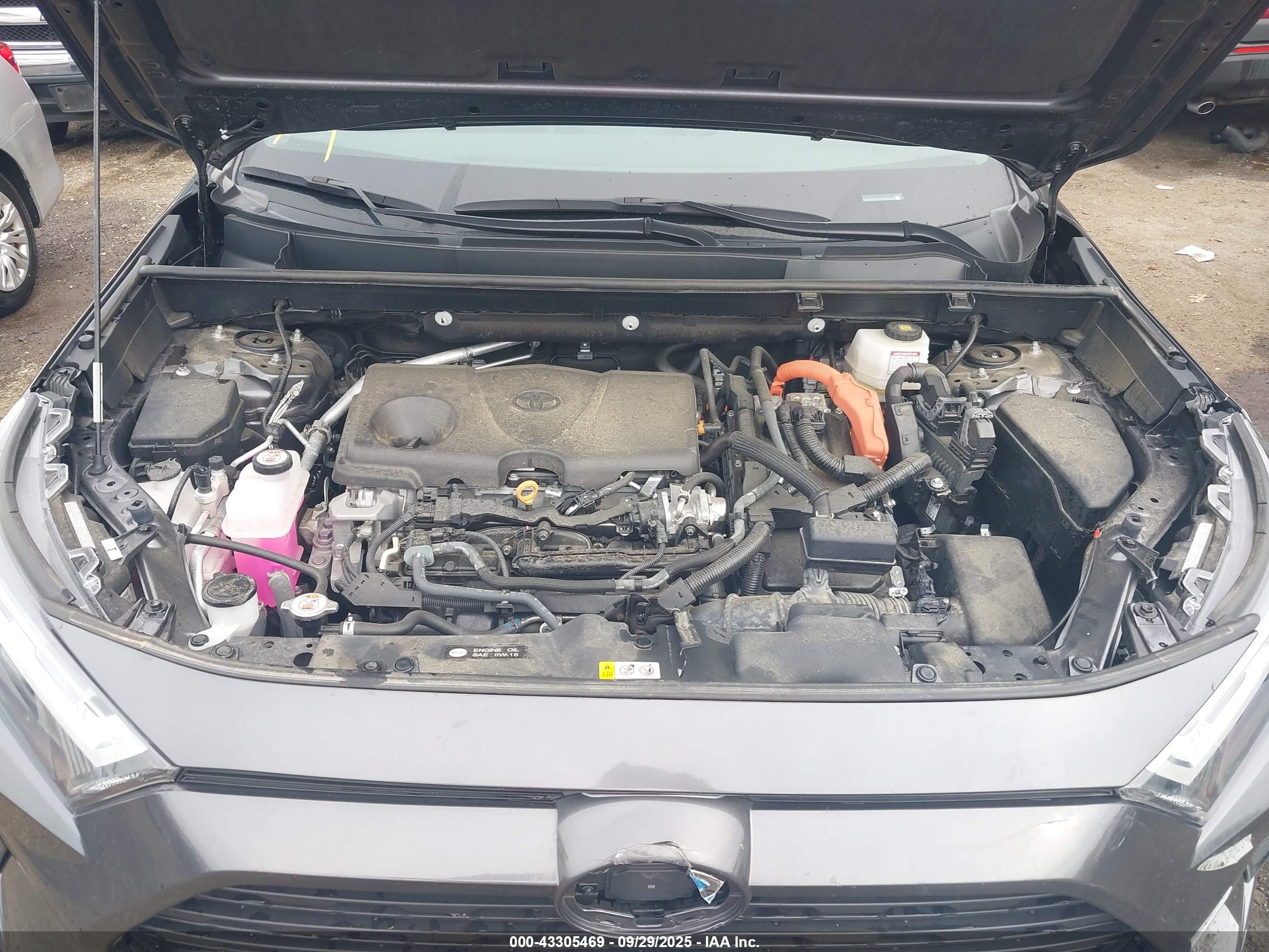 TOYOTA RAV4 image 10
