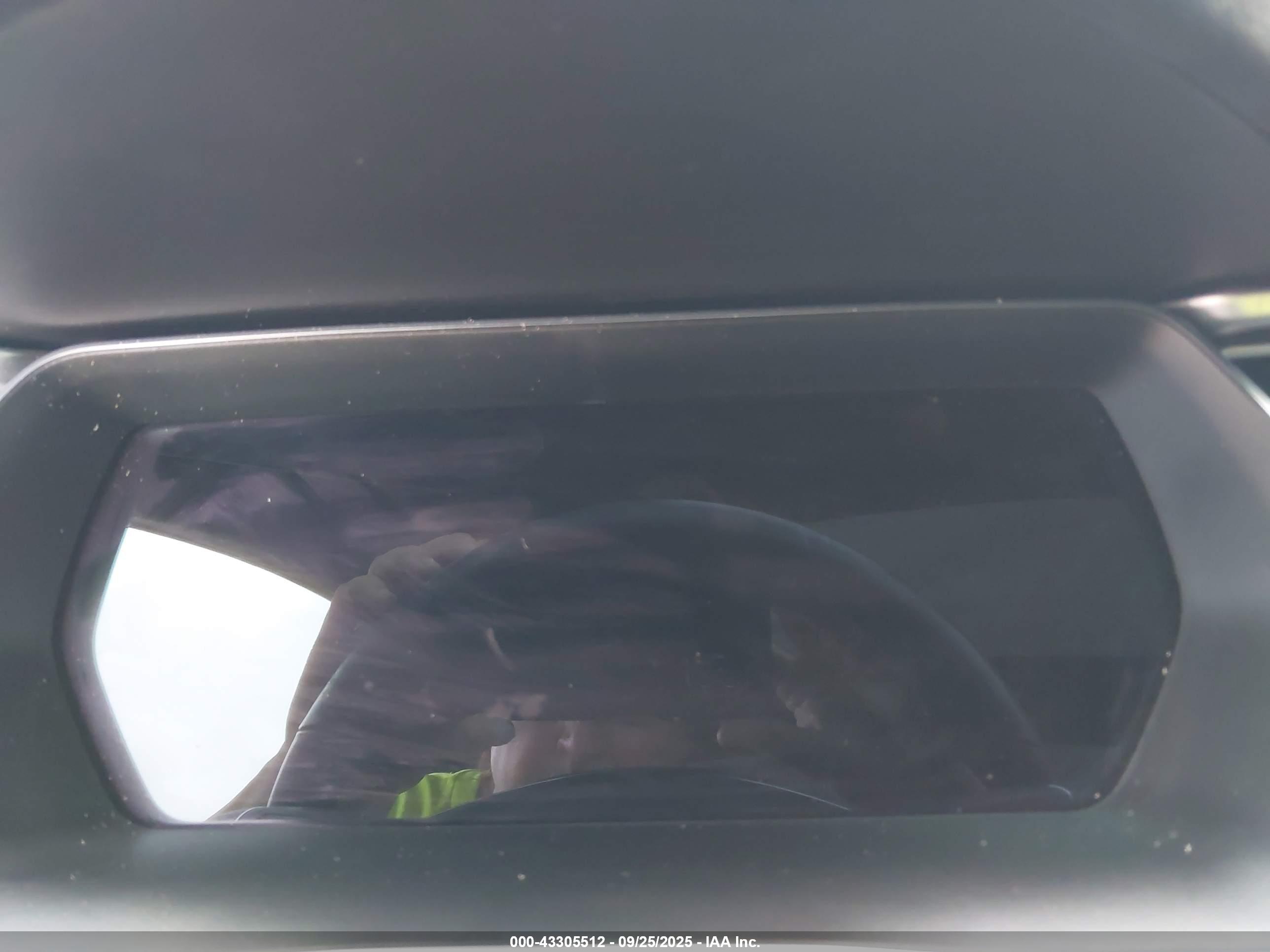 TESLA MODEL image 7