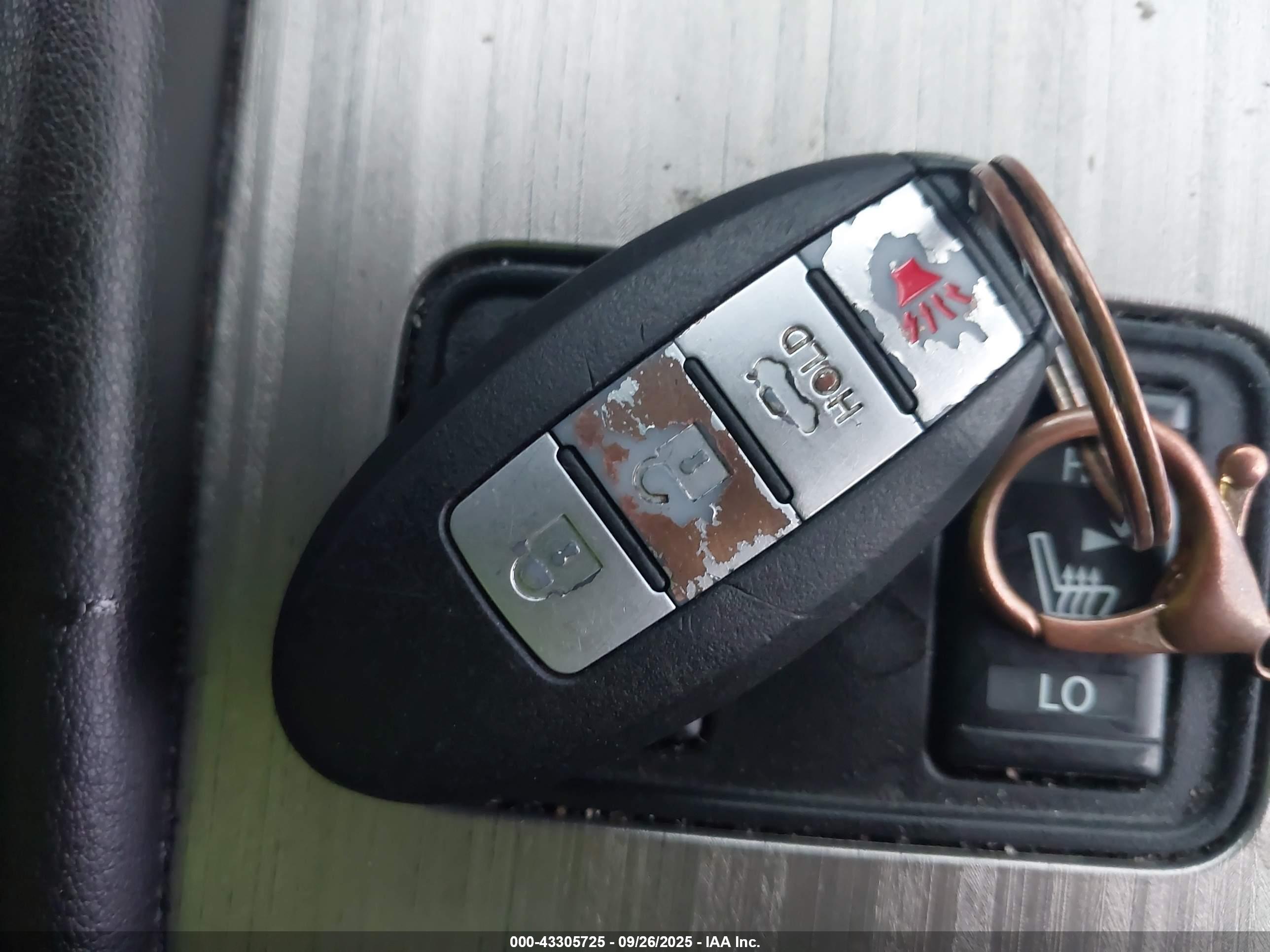 NISSAN MURANO image 11