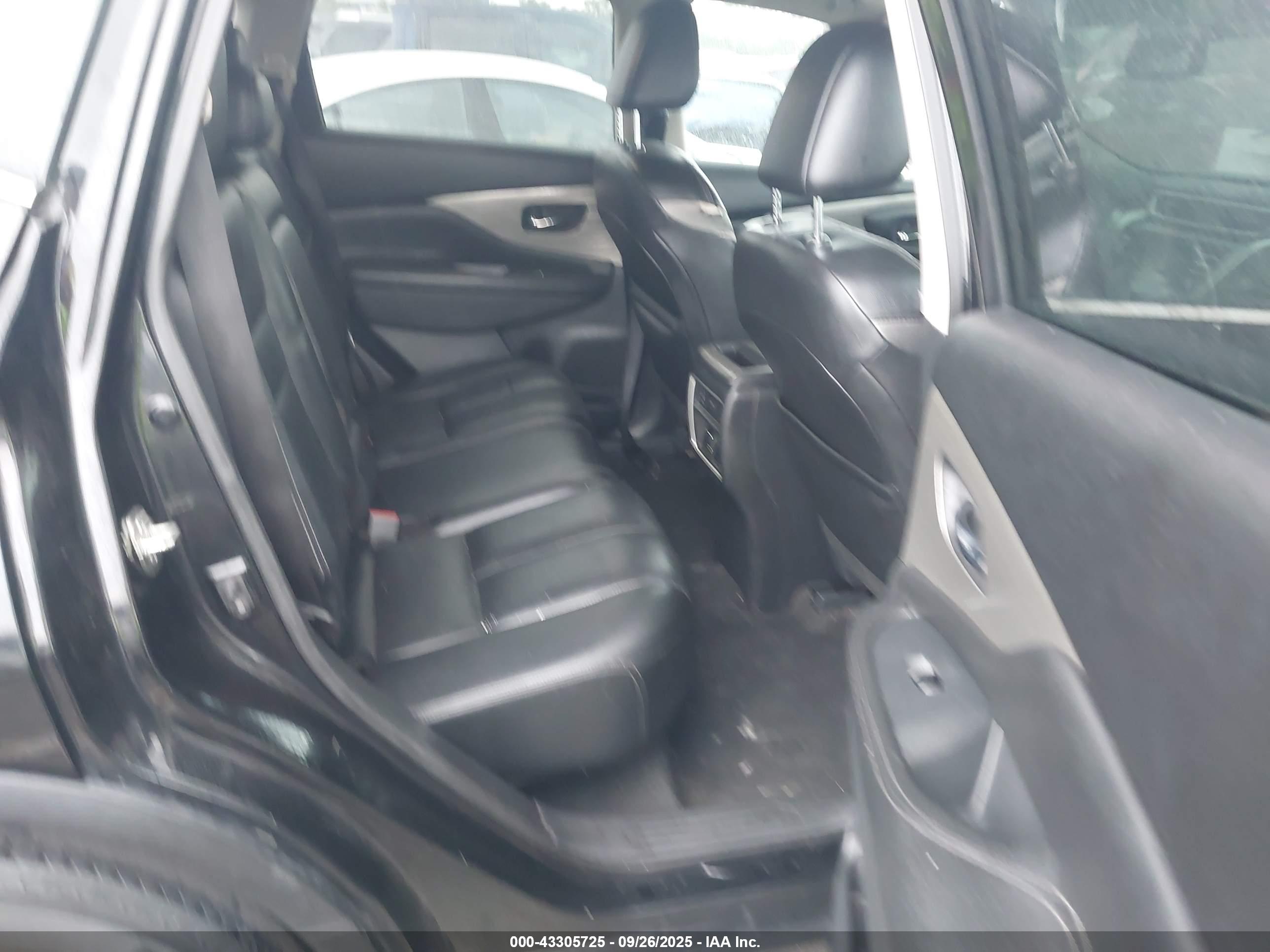 NISSAN MURANO image 8