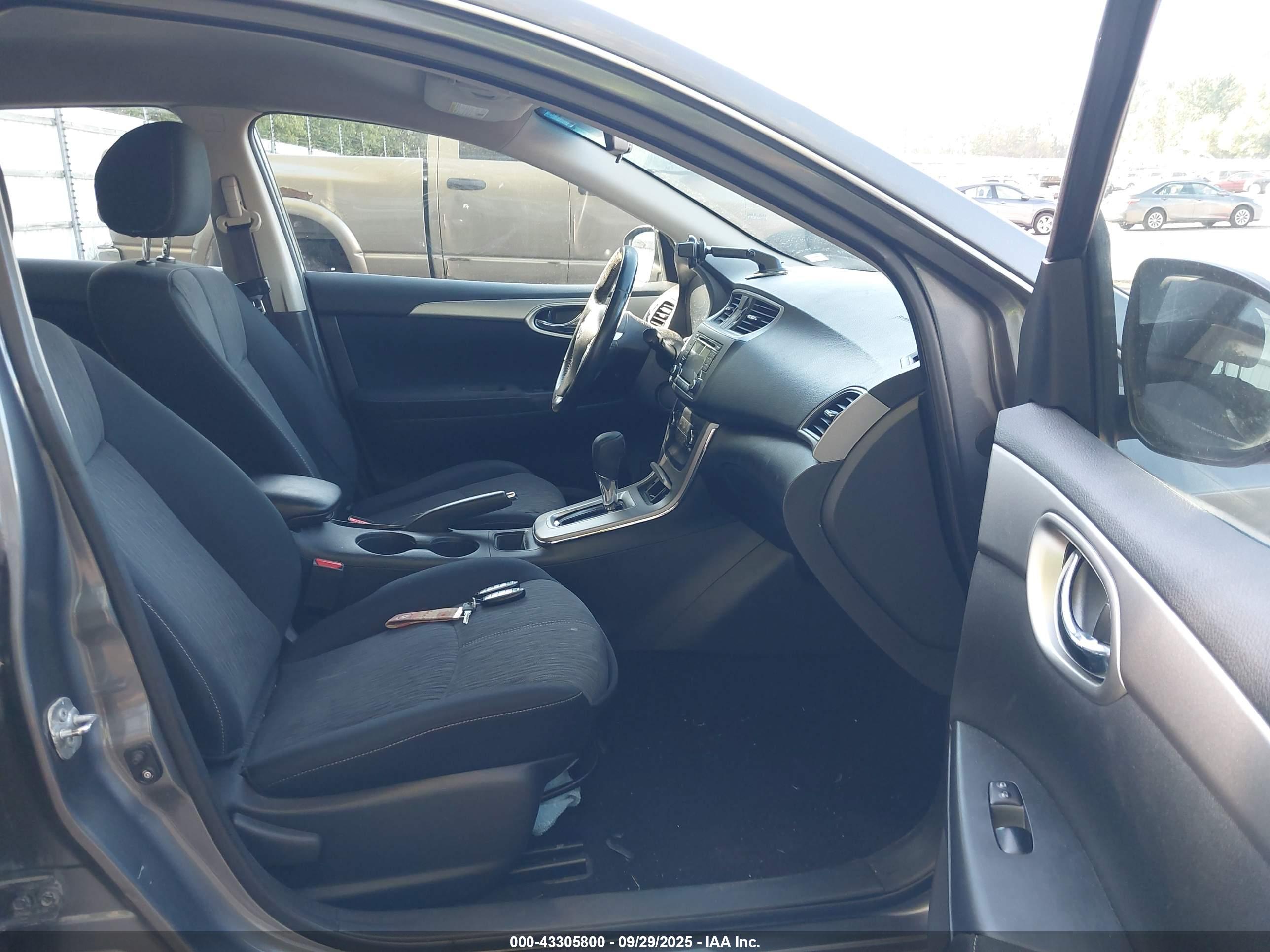 NISSAN SENTRA image 5