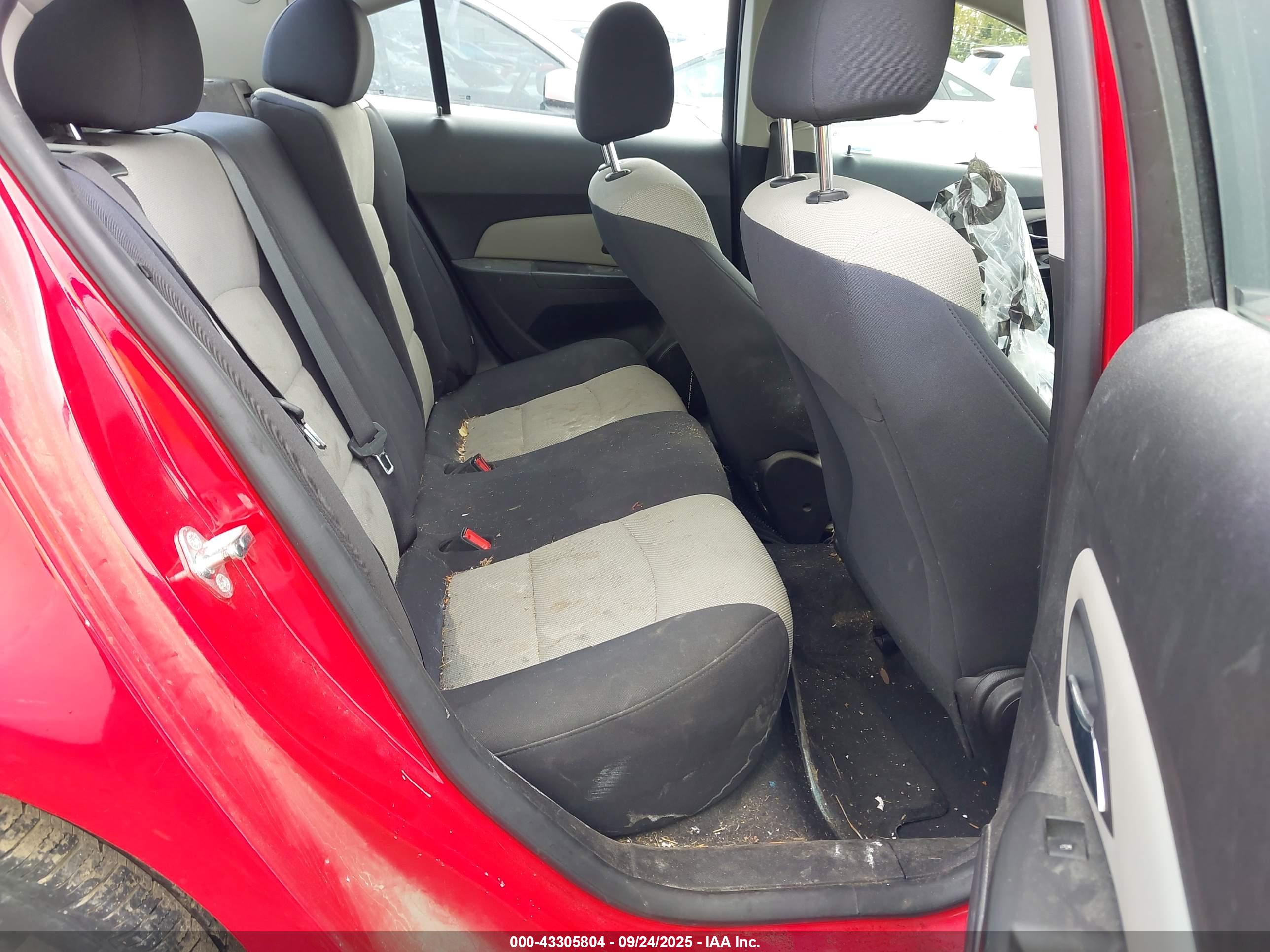 CHEVROLET CRUZE image 8