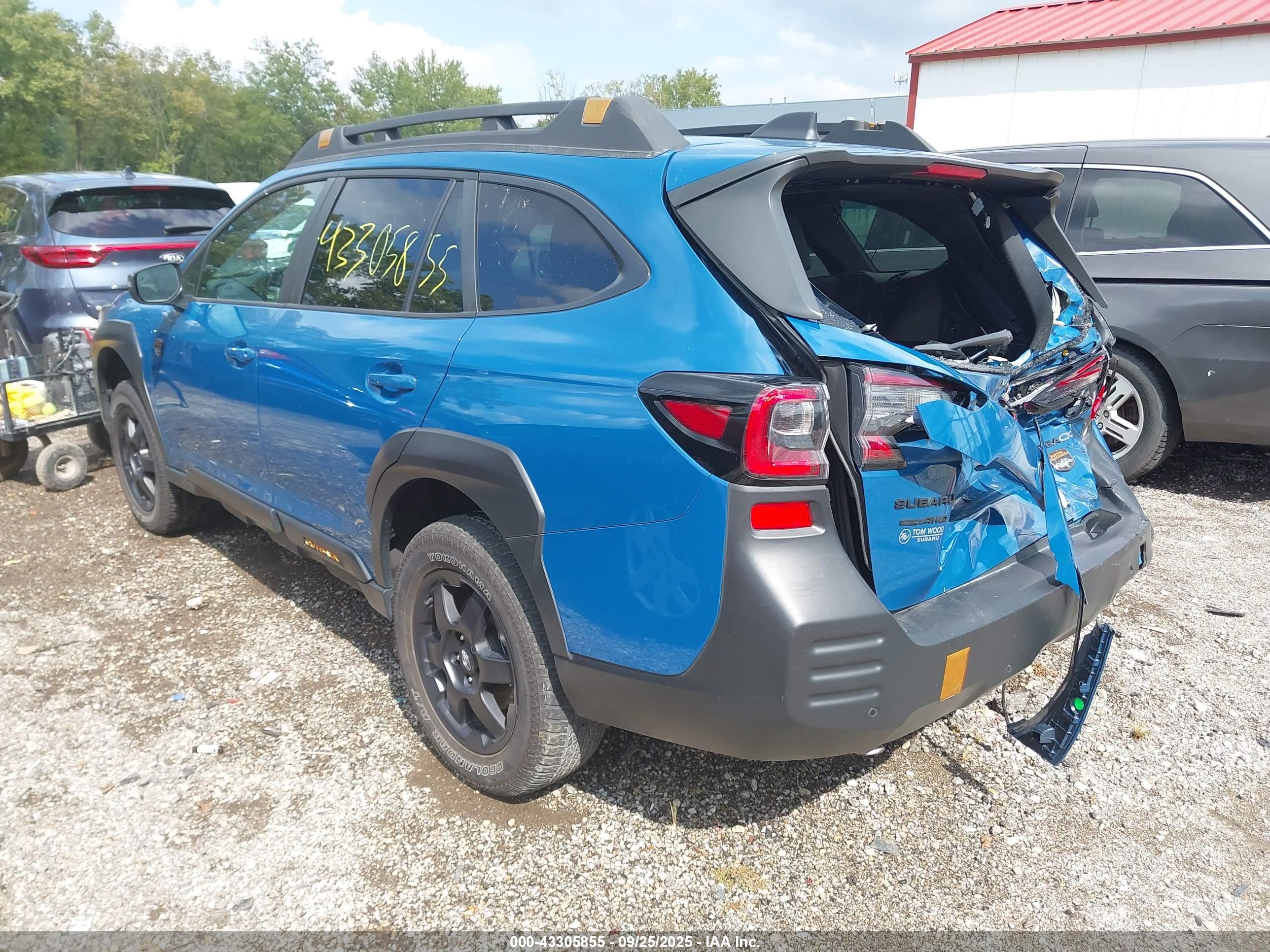 SUBARU OUTBACK image 3