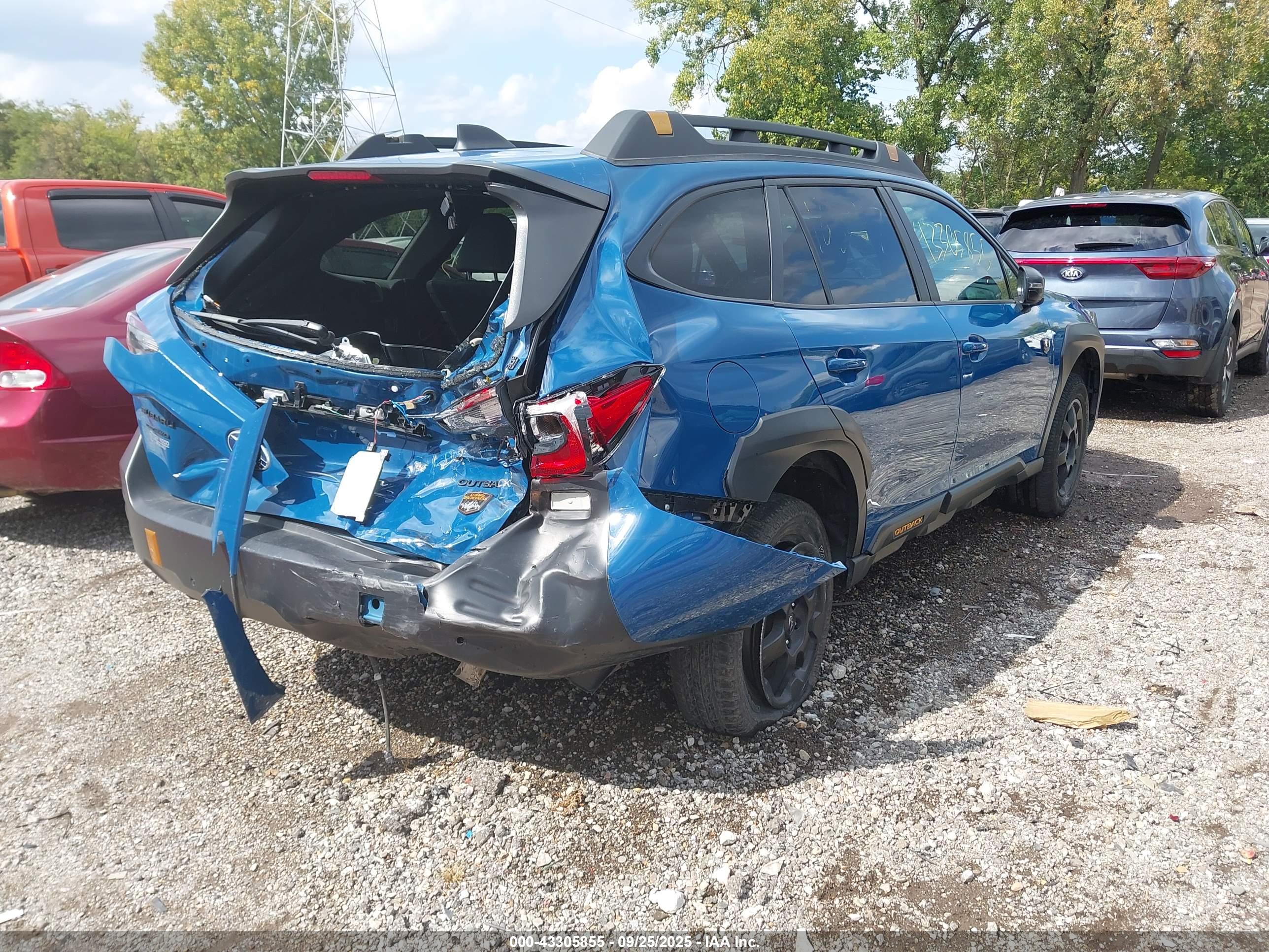 SUBARU OUTBACK image 4