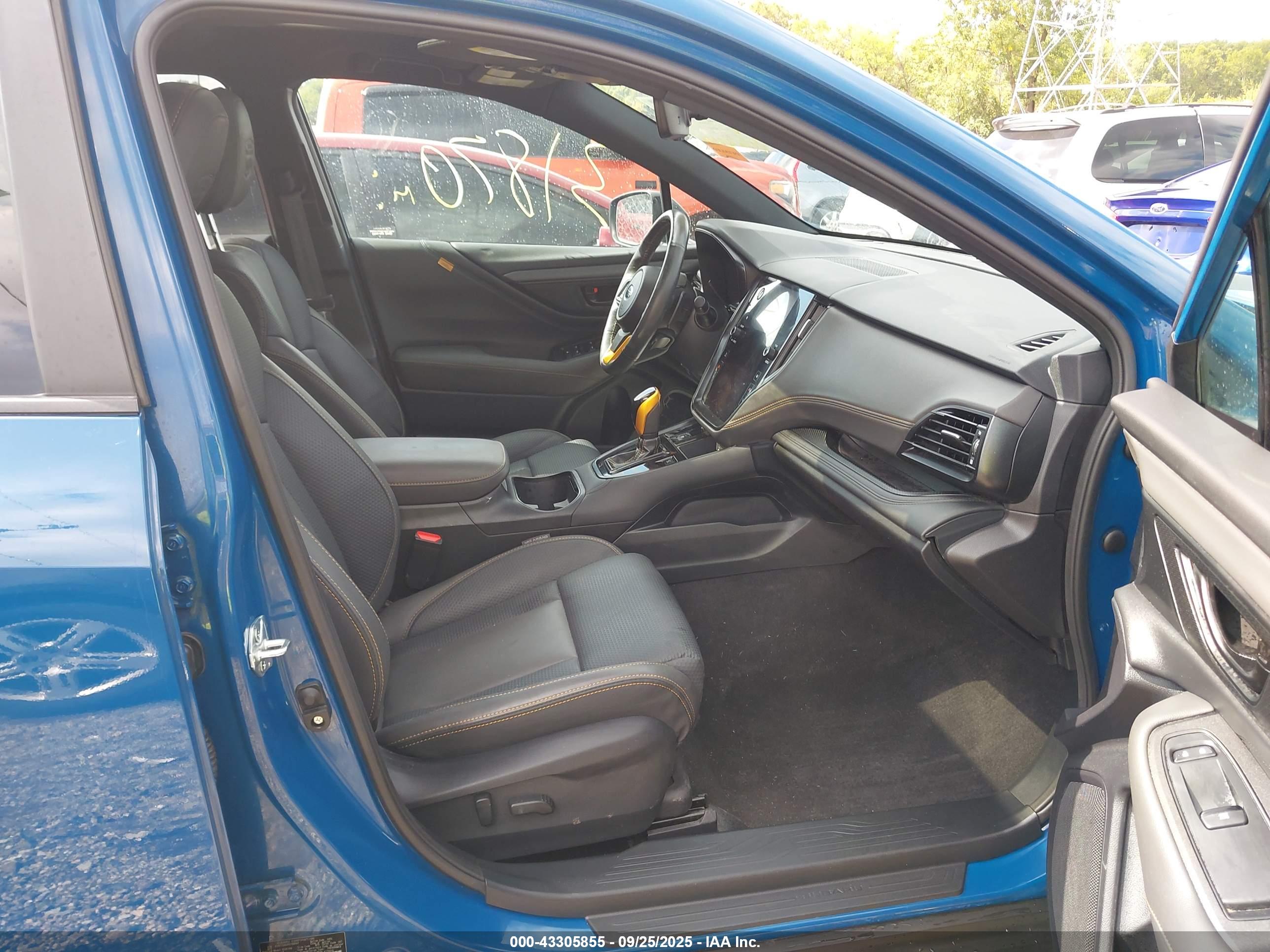 SUBARU OUTBACK image 5