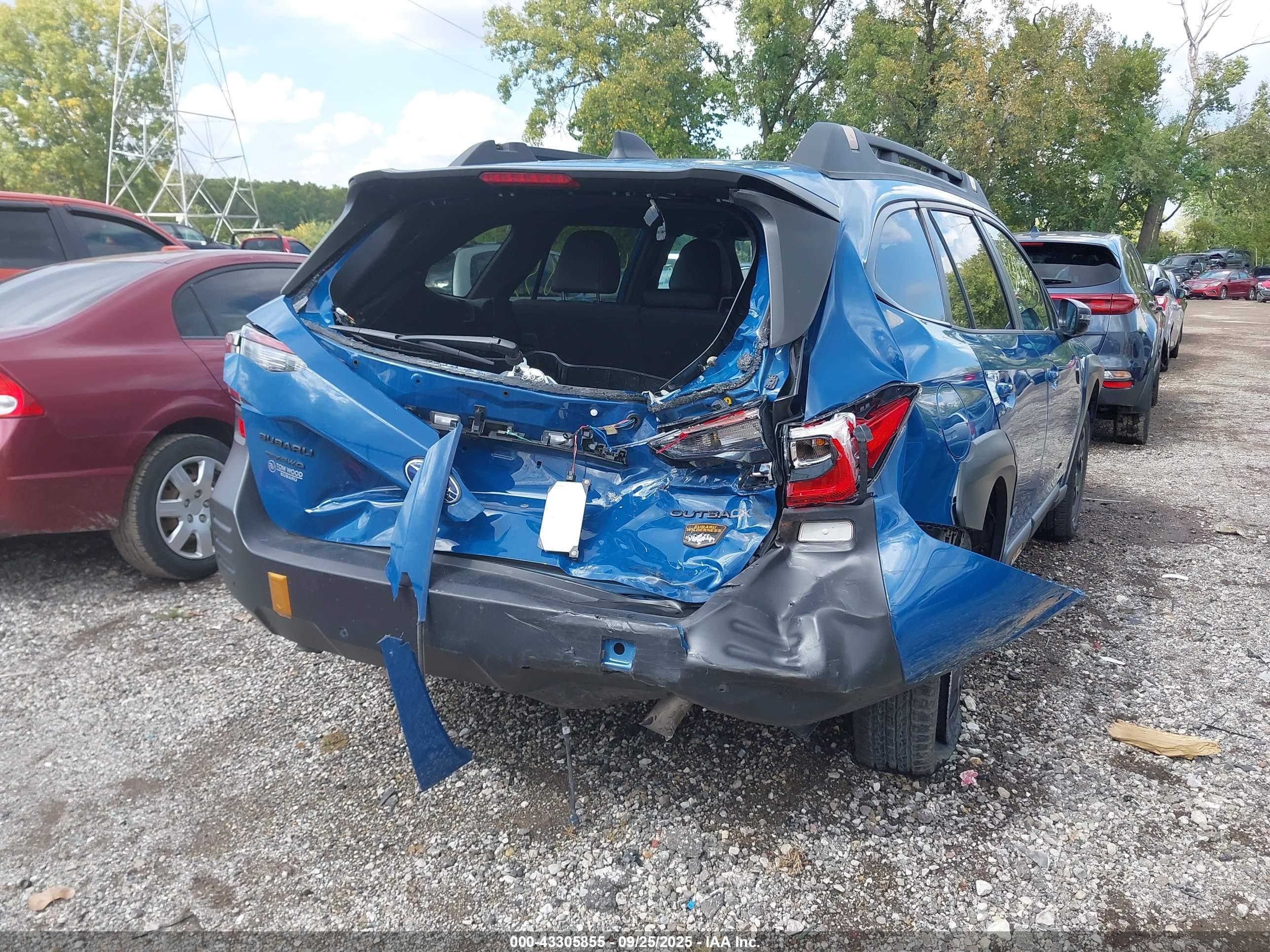 SUBARU OUTBACK image 6