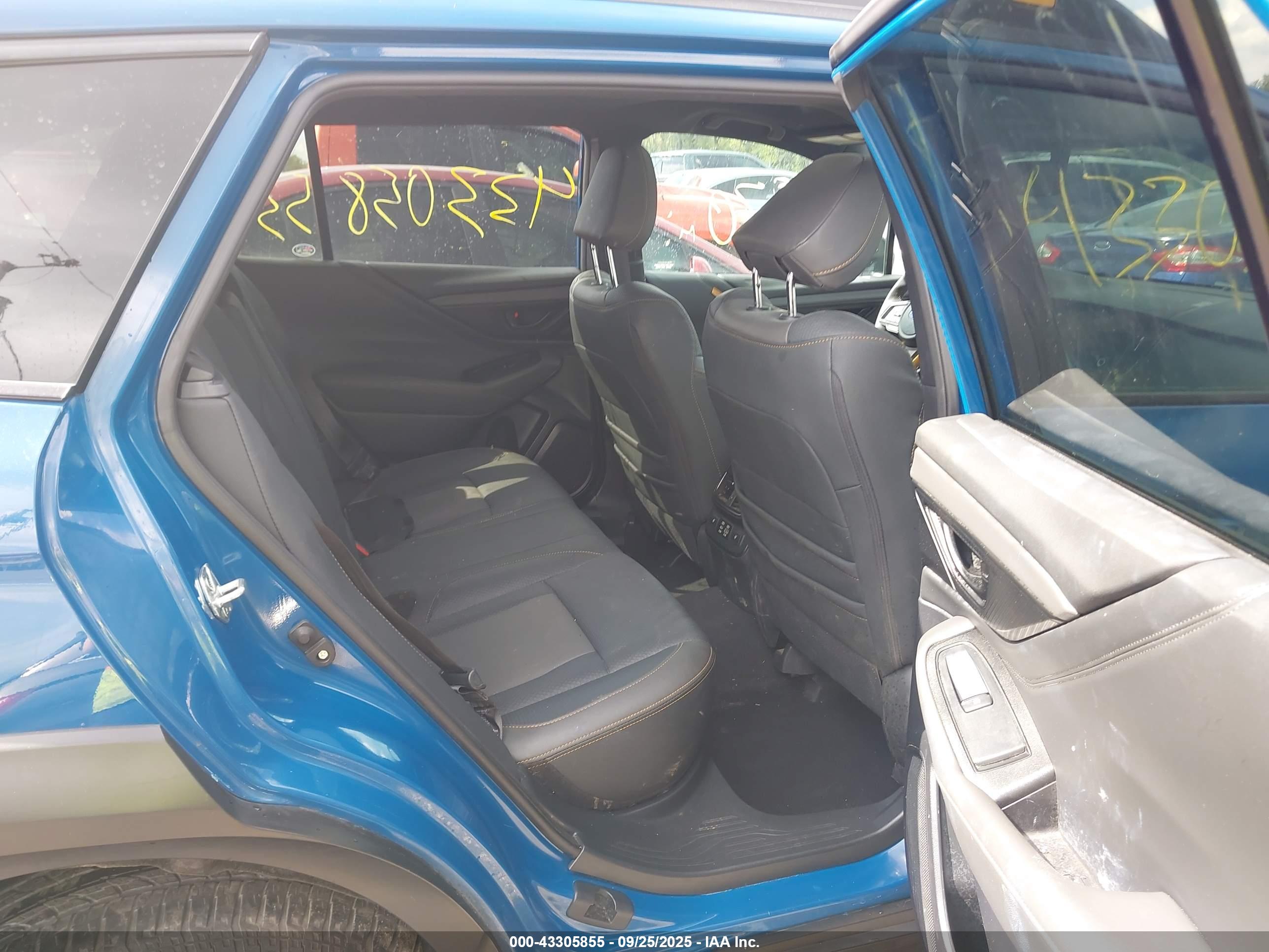 SUBARU OUTBACK image 8