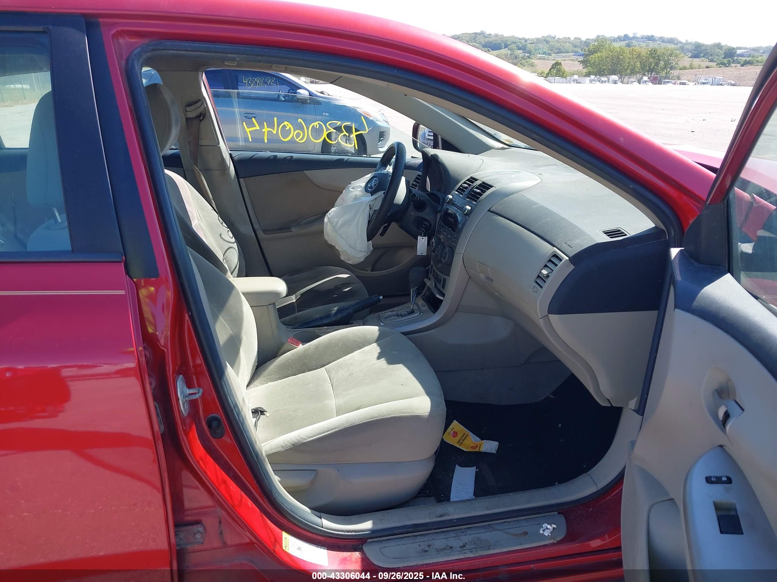 TOYOTA COROLLA image 5