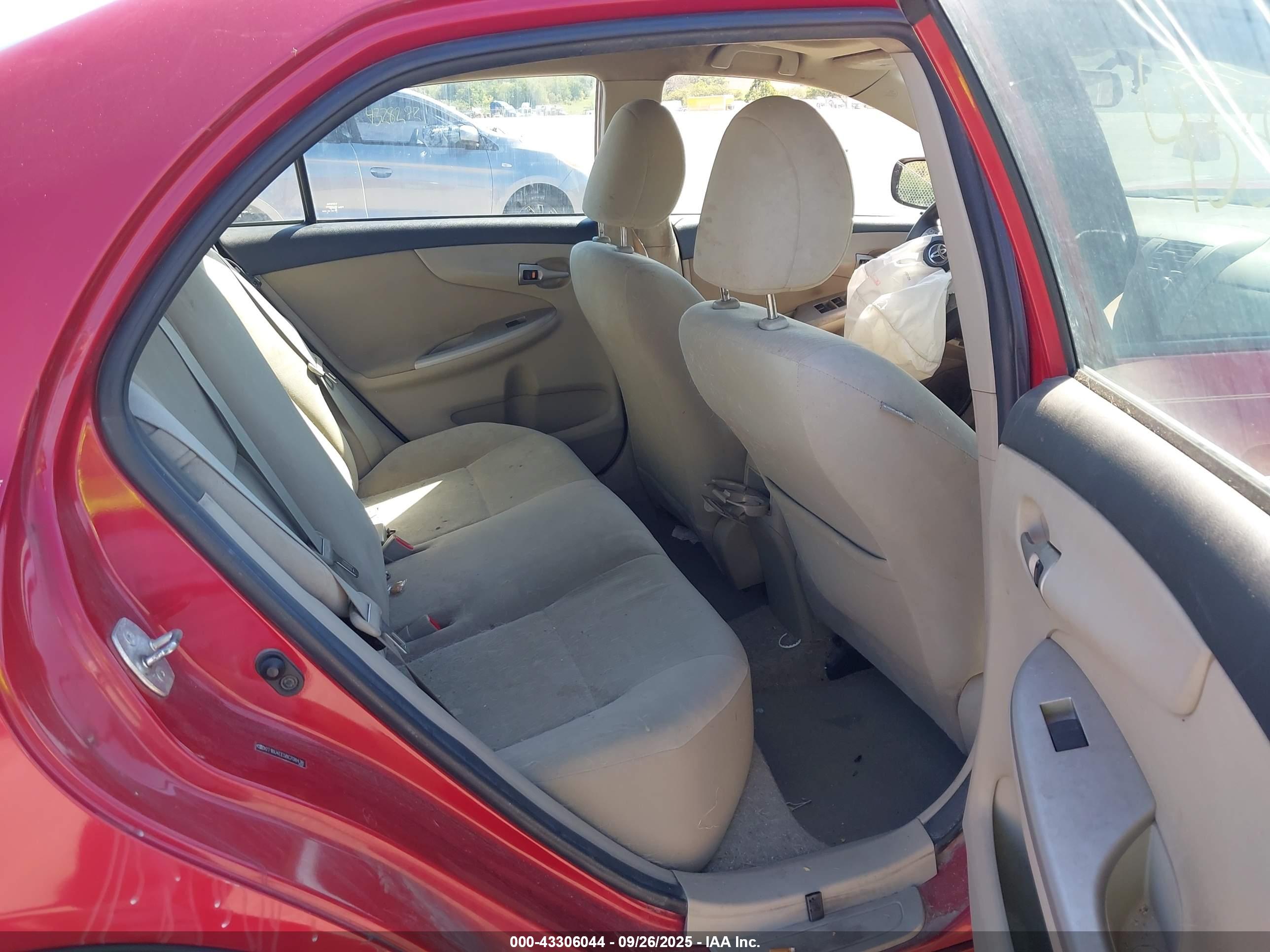 TOYOTA COROLLA image 8