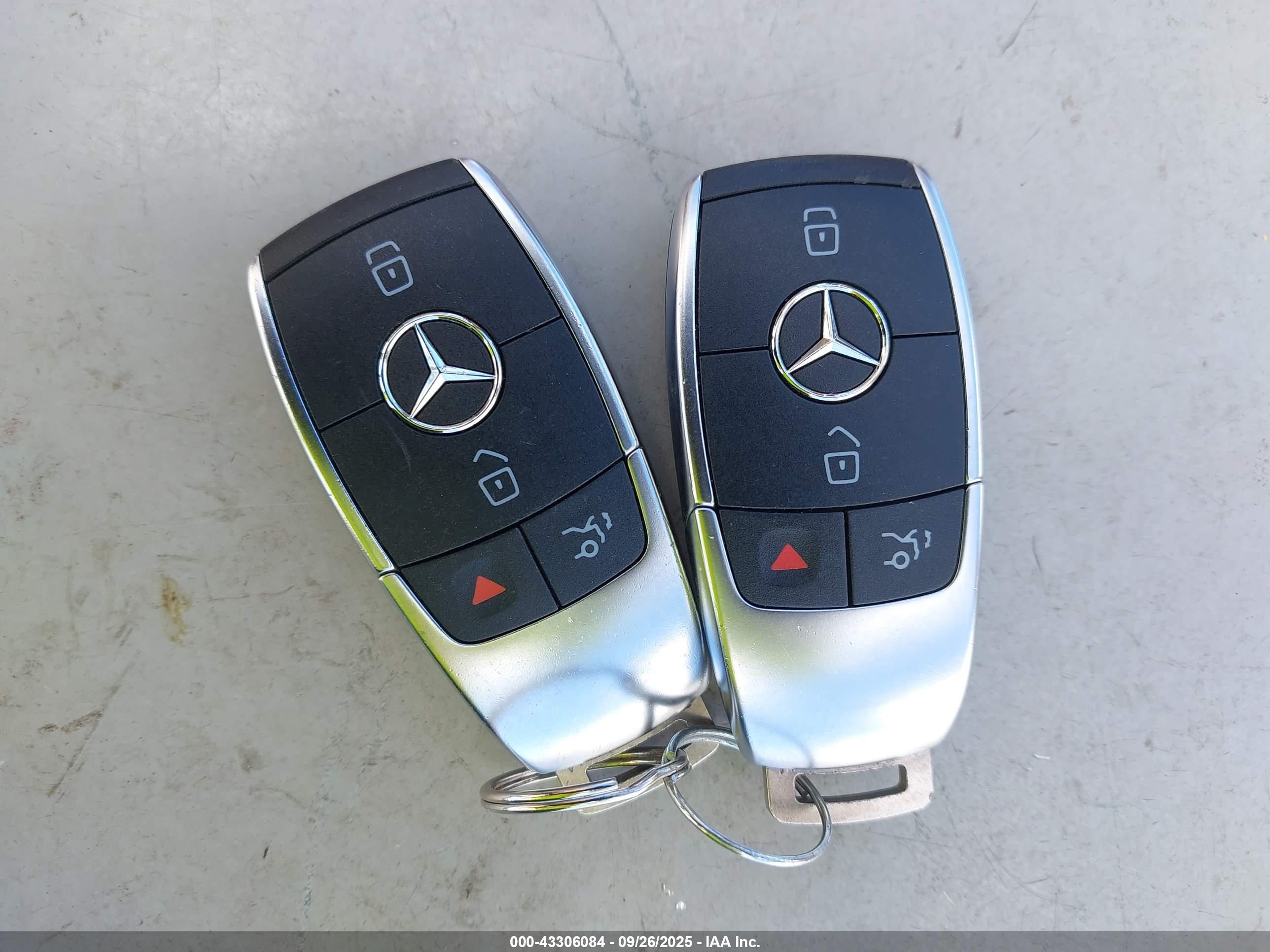 MERCEDES-BENZ GLC image 11