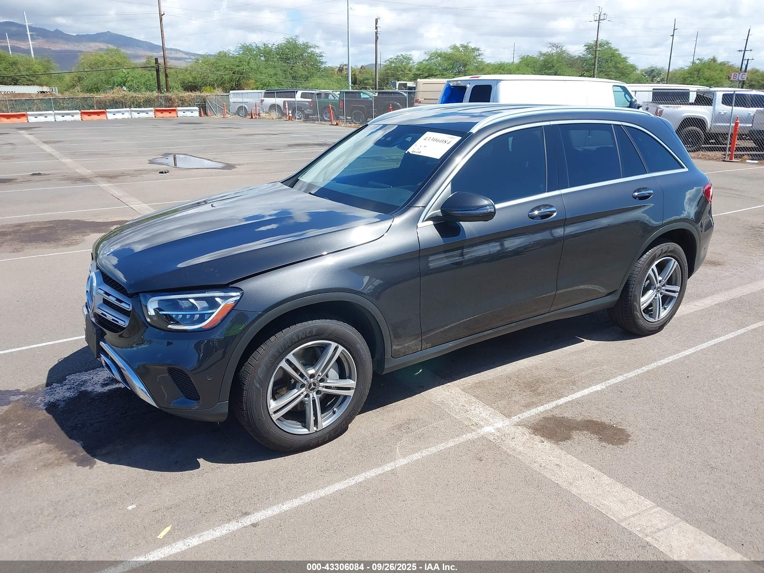 MERCEDES-BENZ GLC image 2