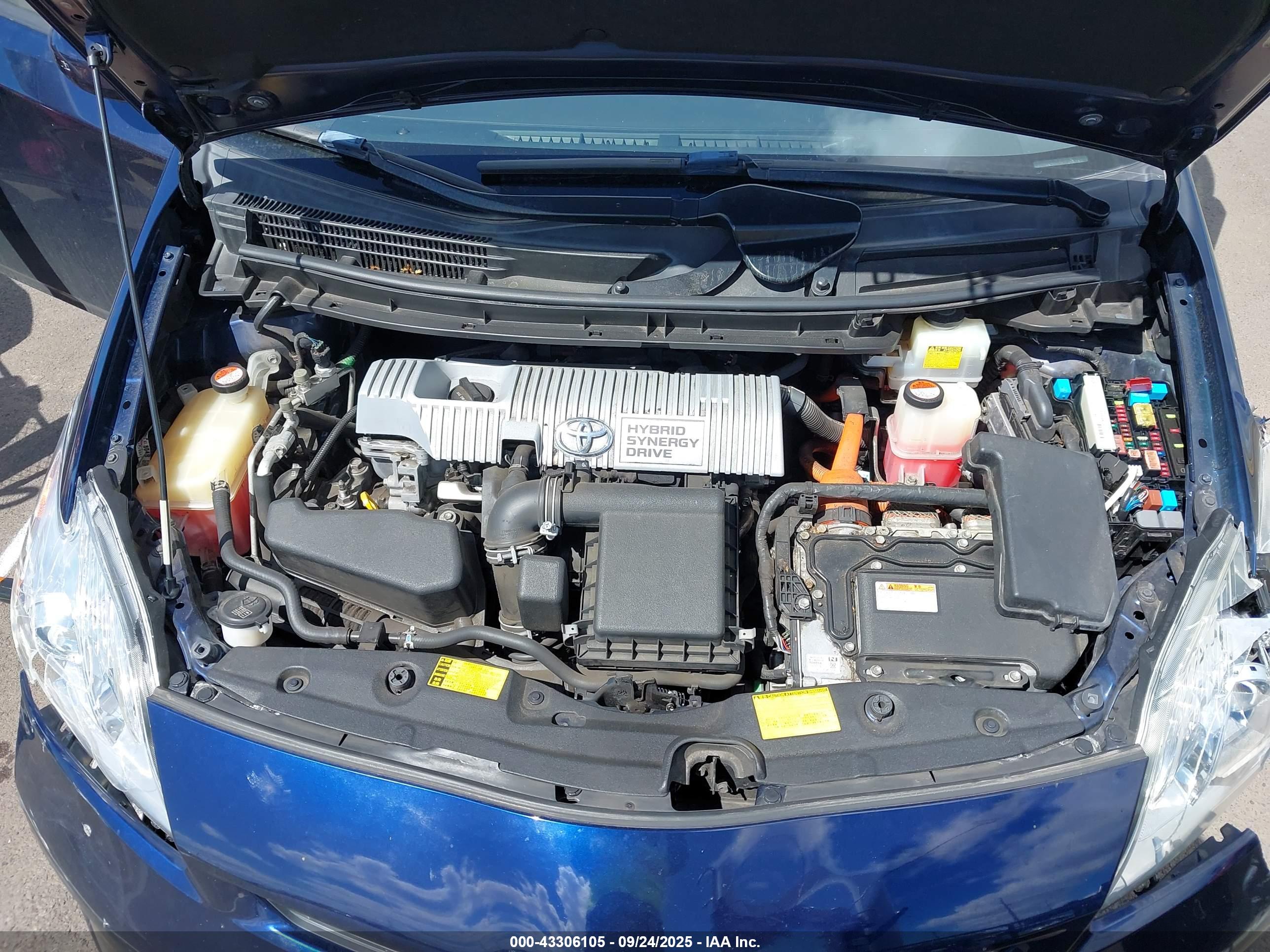 TOYOTA PRIUS image 10
