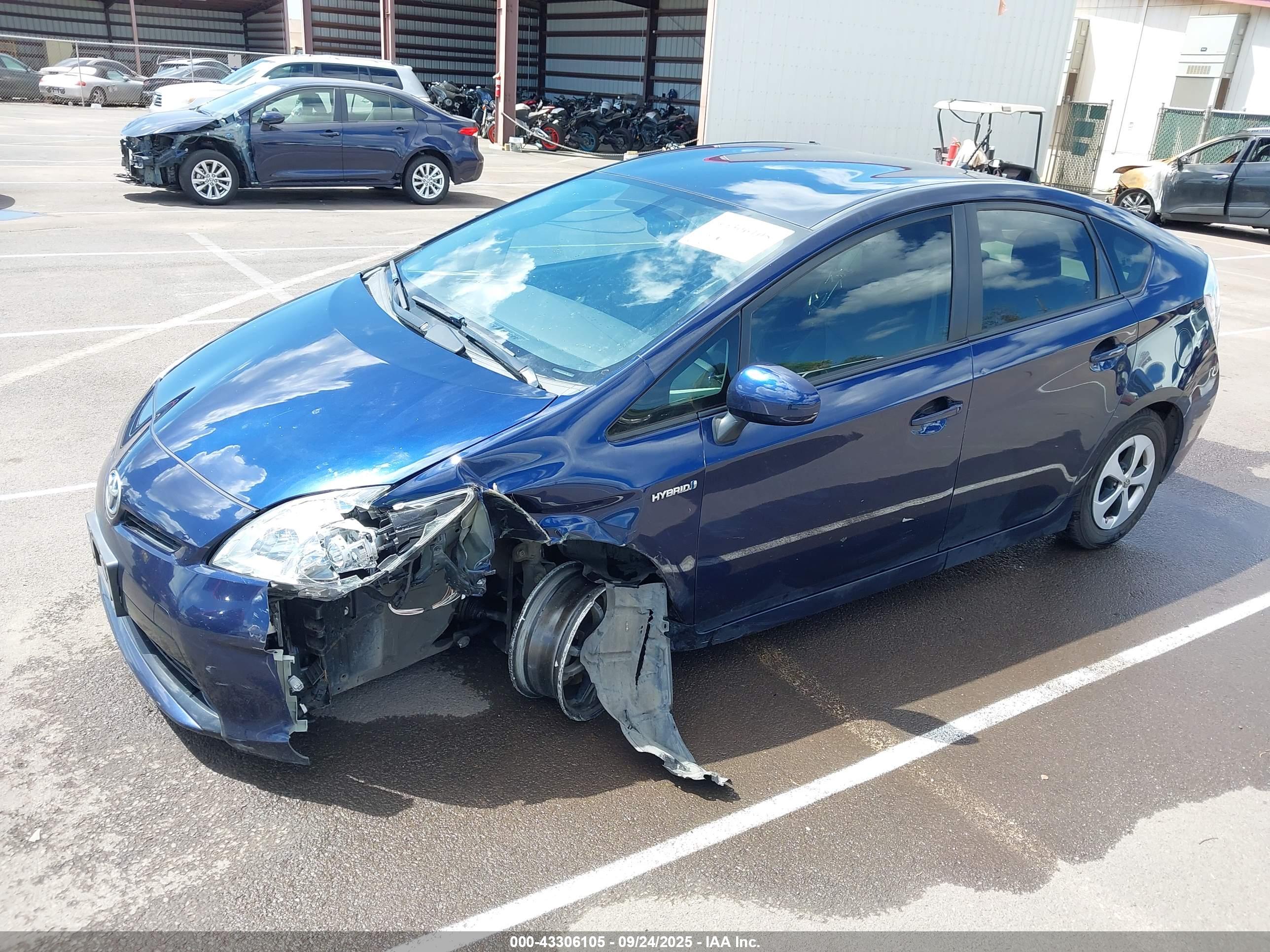 TOYOTA PRIUS image 6