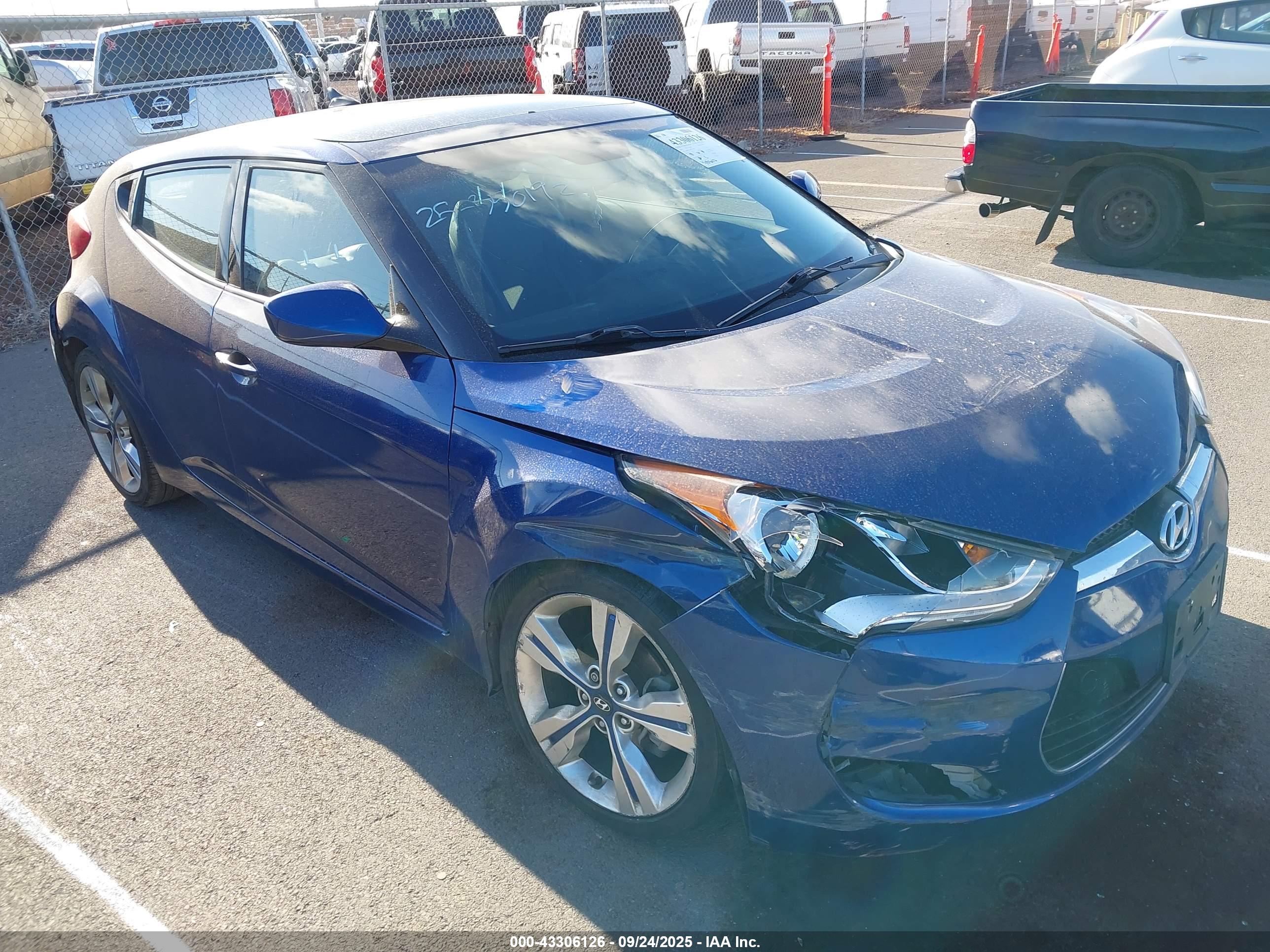 HYUNDAI VELOSTER image 6