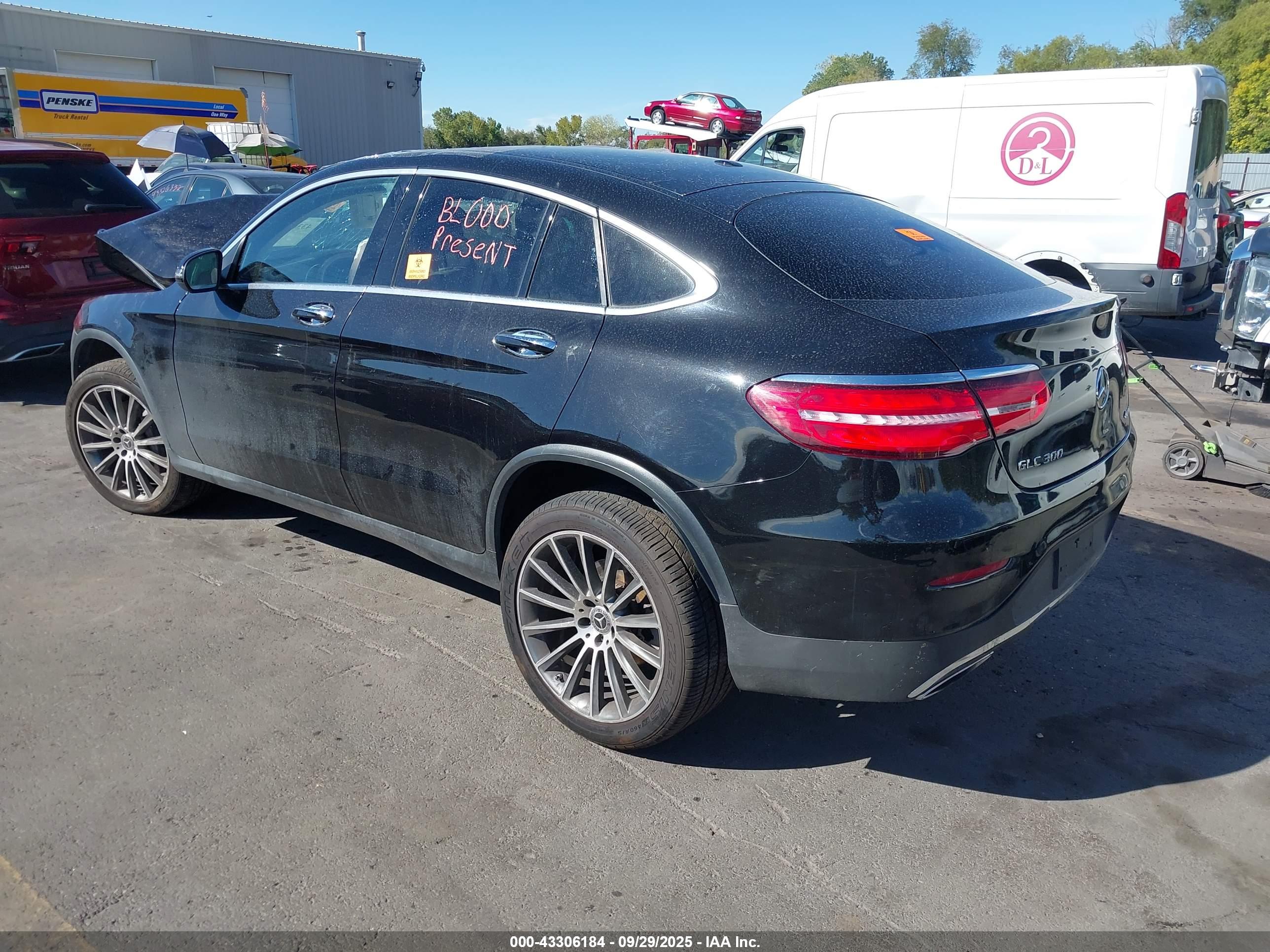 MERCEDES-BENZ GLC image 3