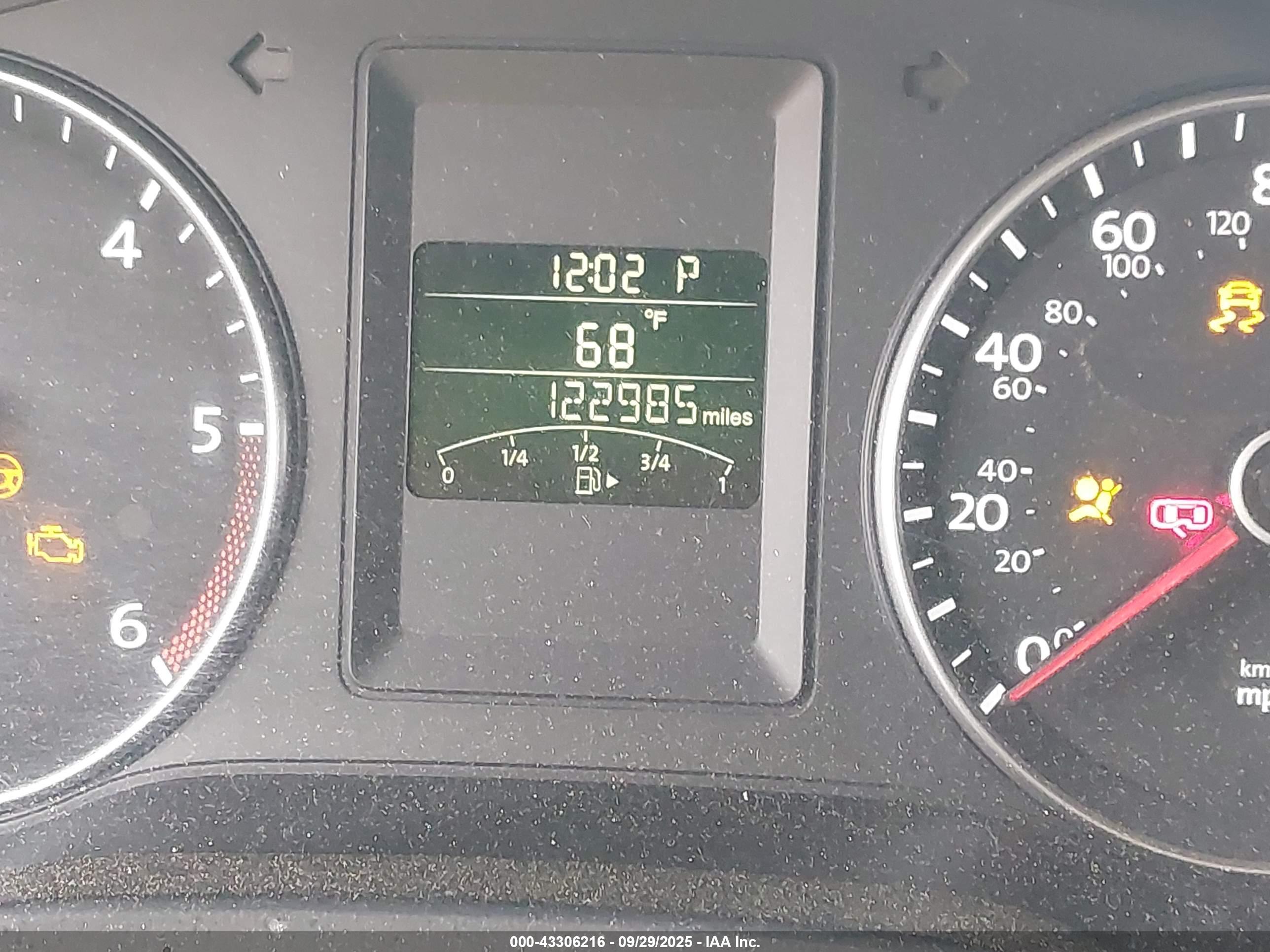 VOLKSWAGEN JETTA image 7
