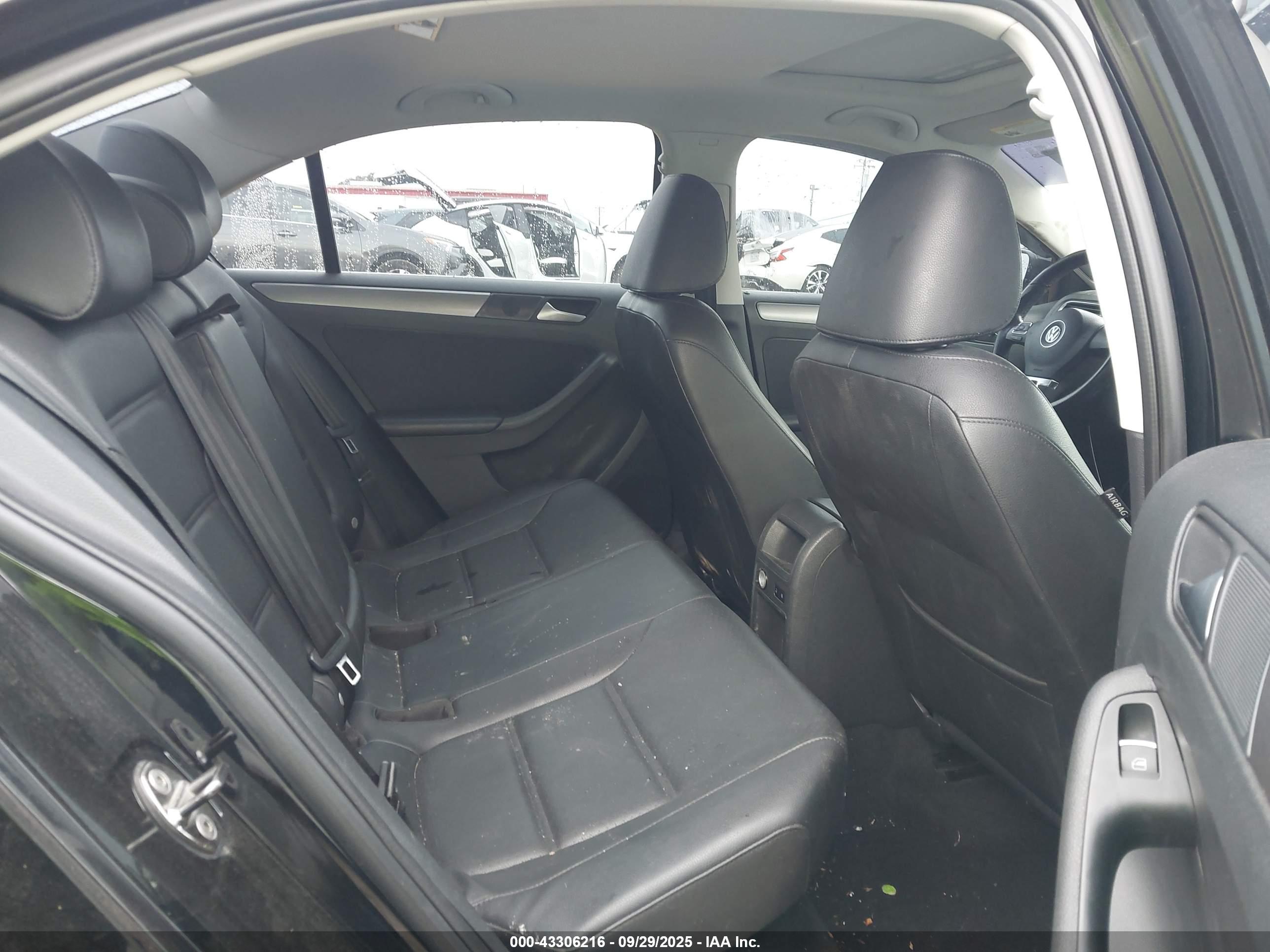 VOLKSWAGEN JETTA image 8