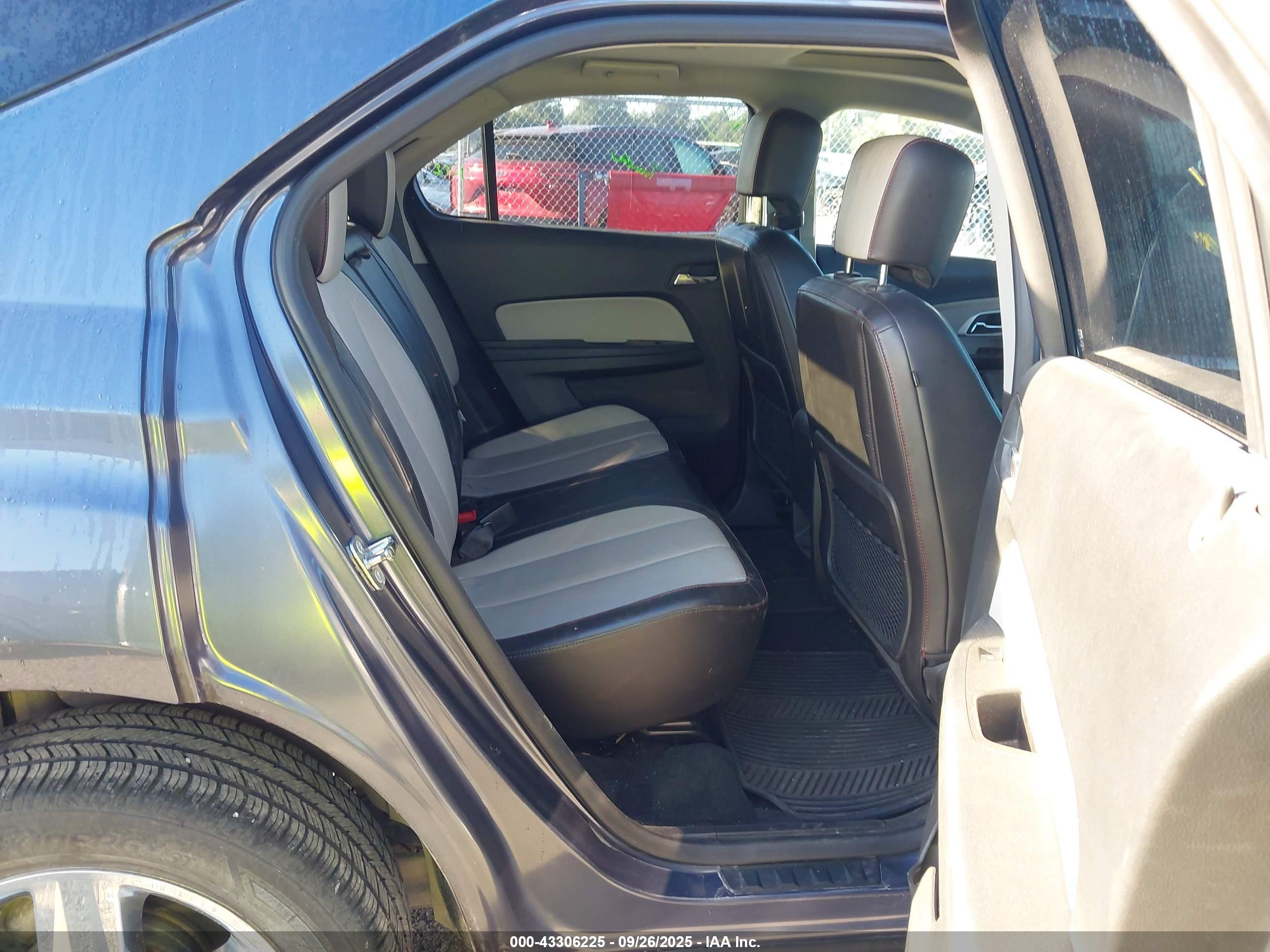 CHEVROLET EQUINOX image 8