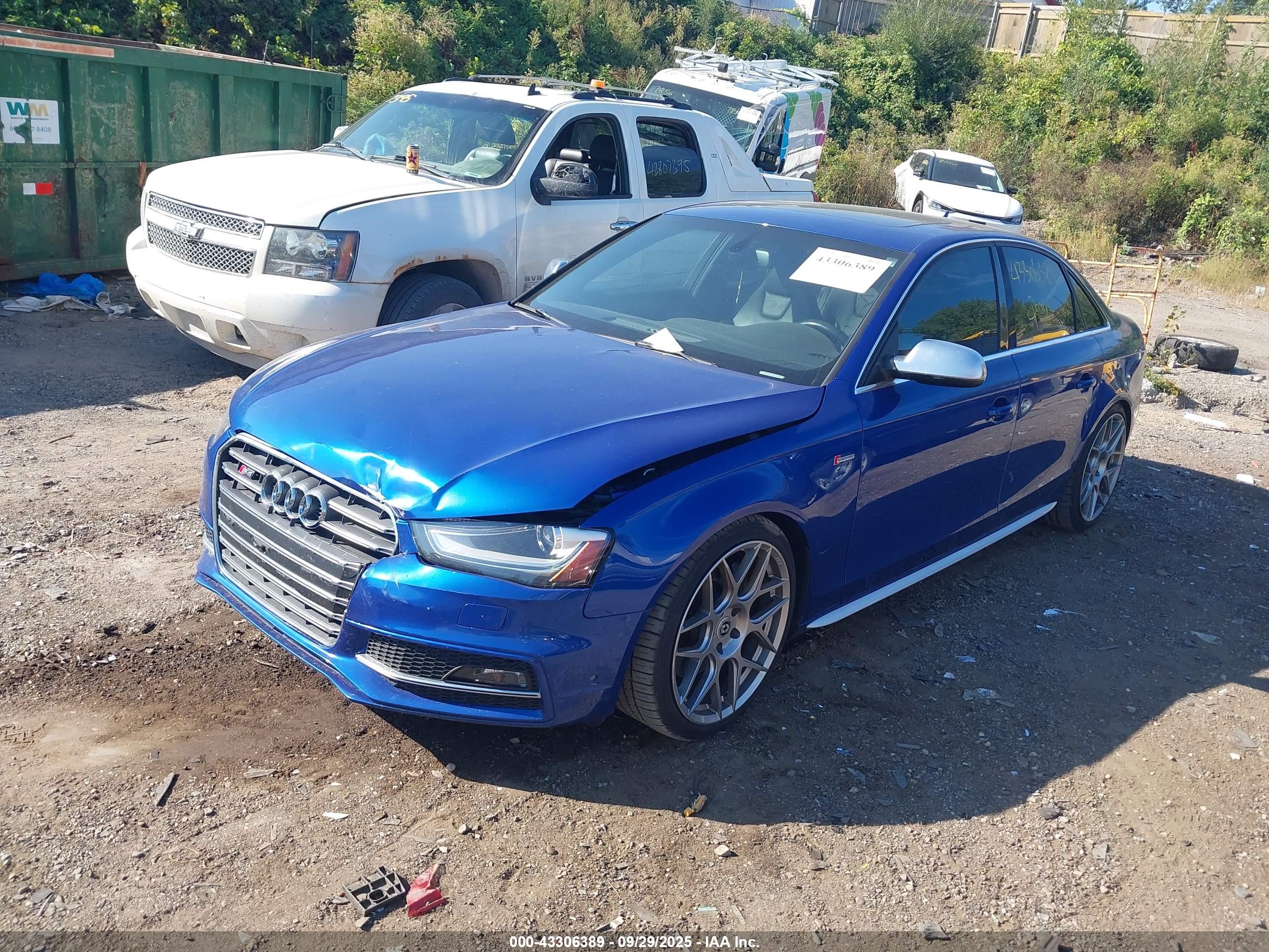 AUDI S4 image 2