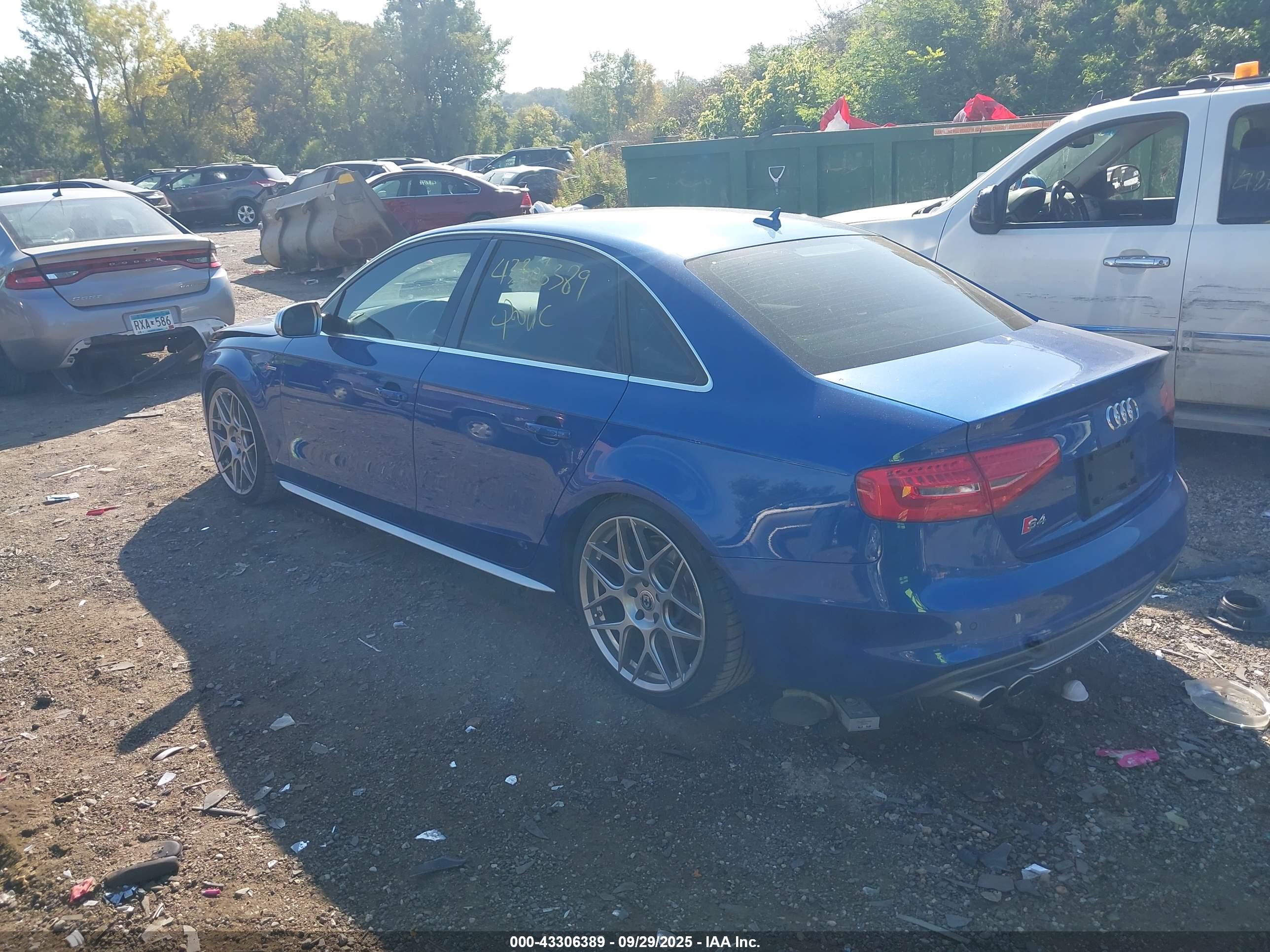 AUDI S4 image 3