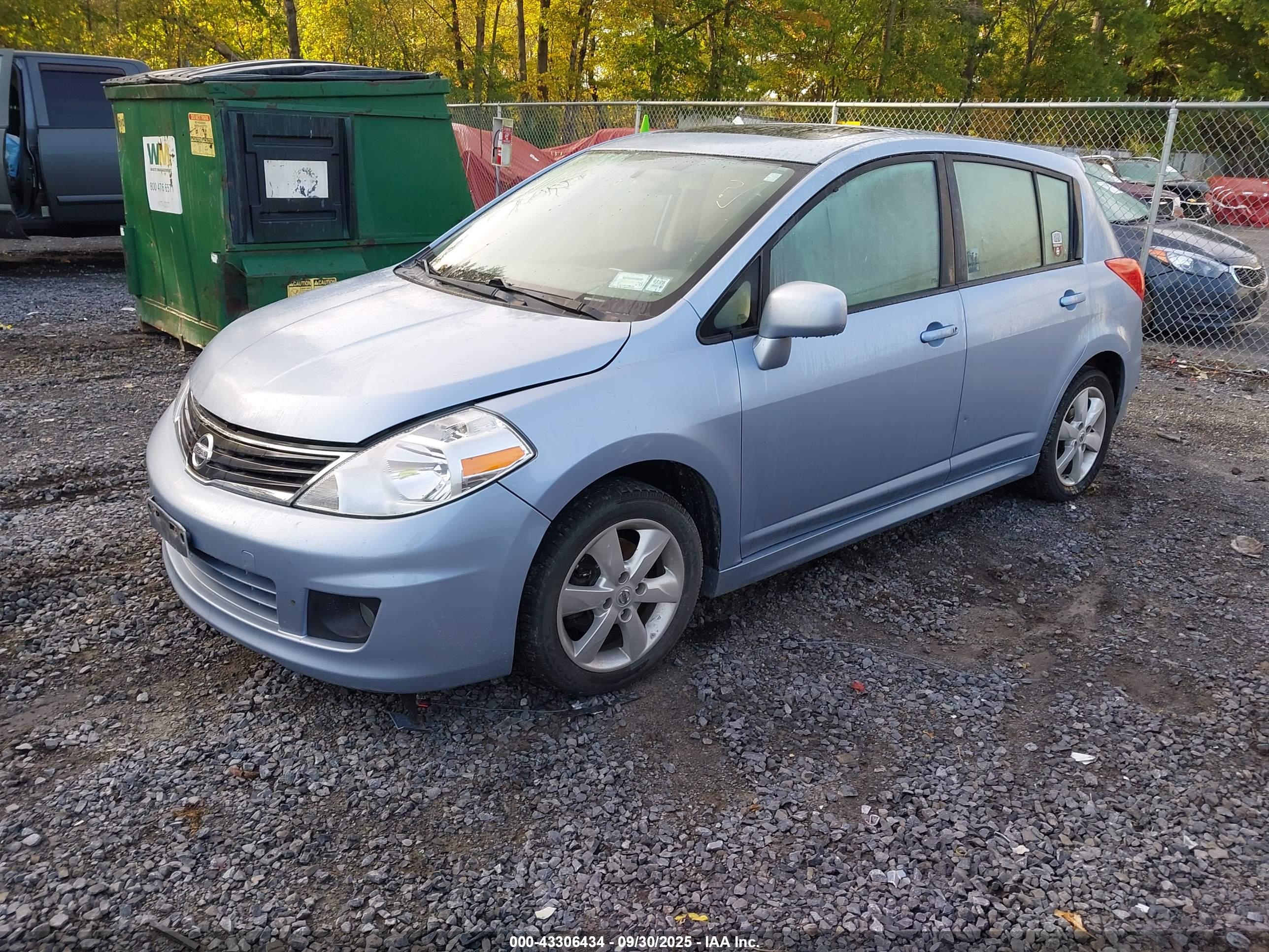 NISSAN VERSA image 2