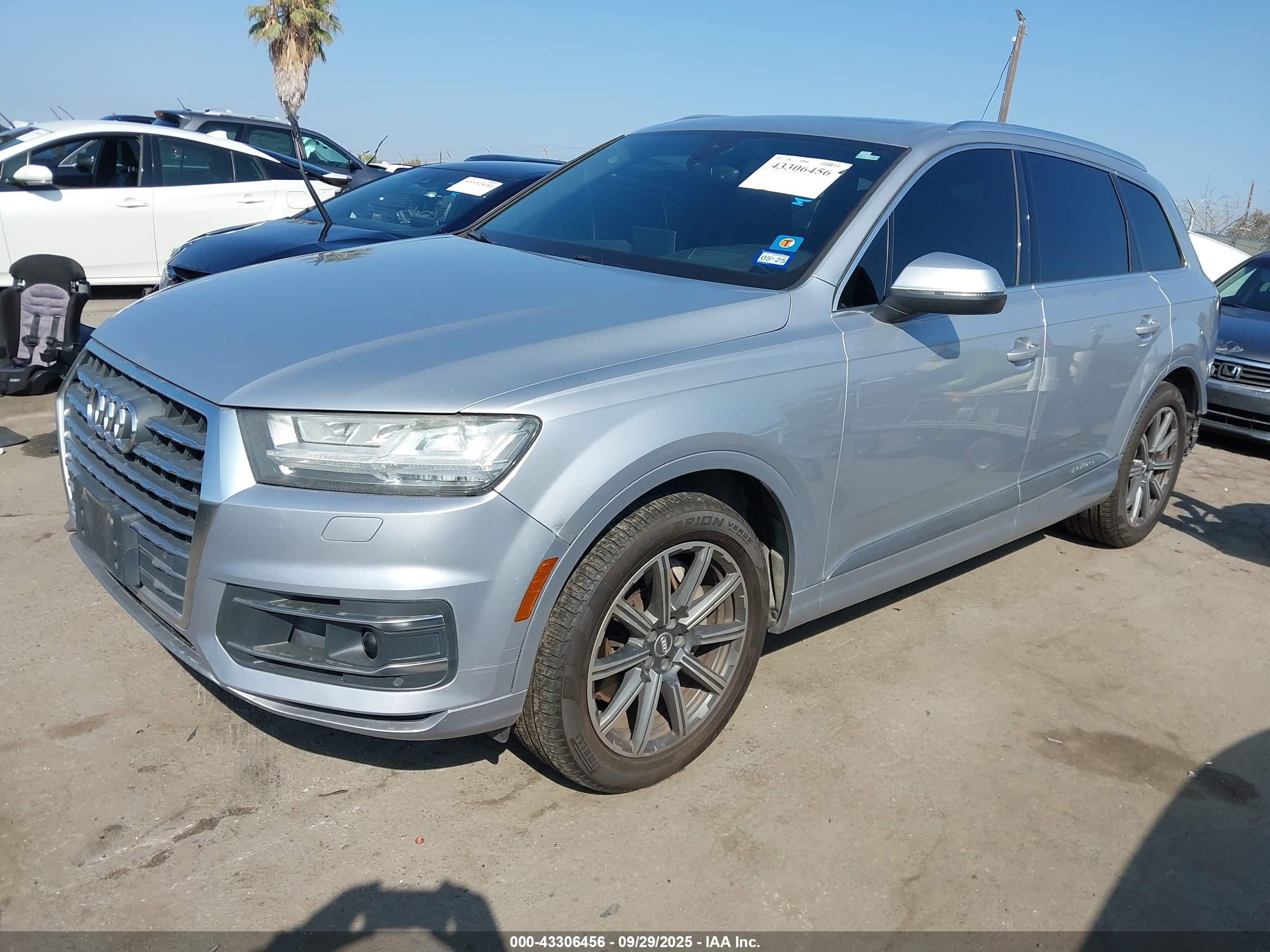 AUDI Q7 image 2