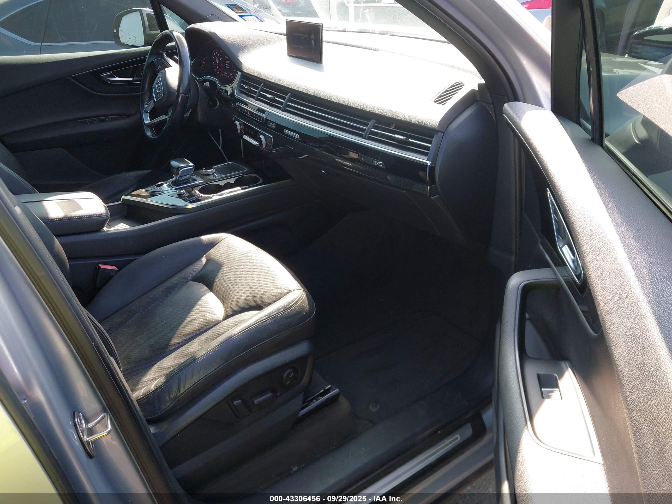 AUDI Q7 image 5