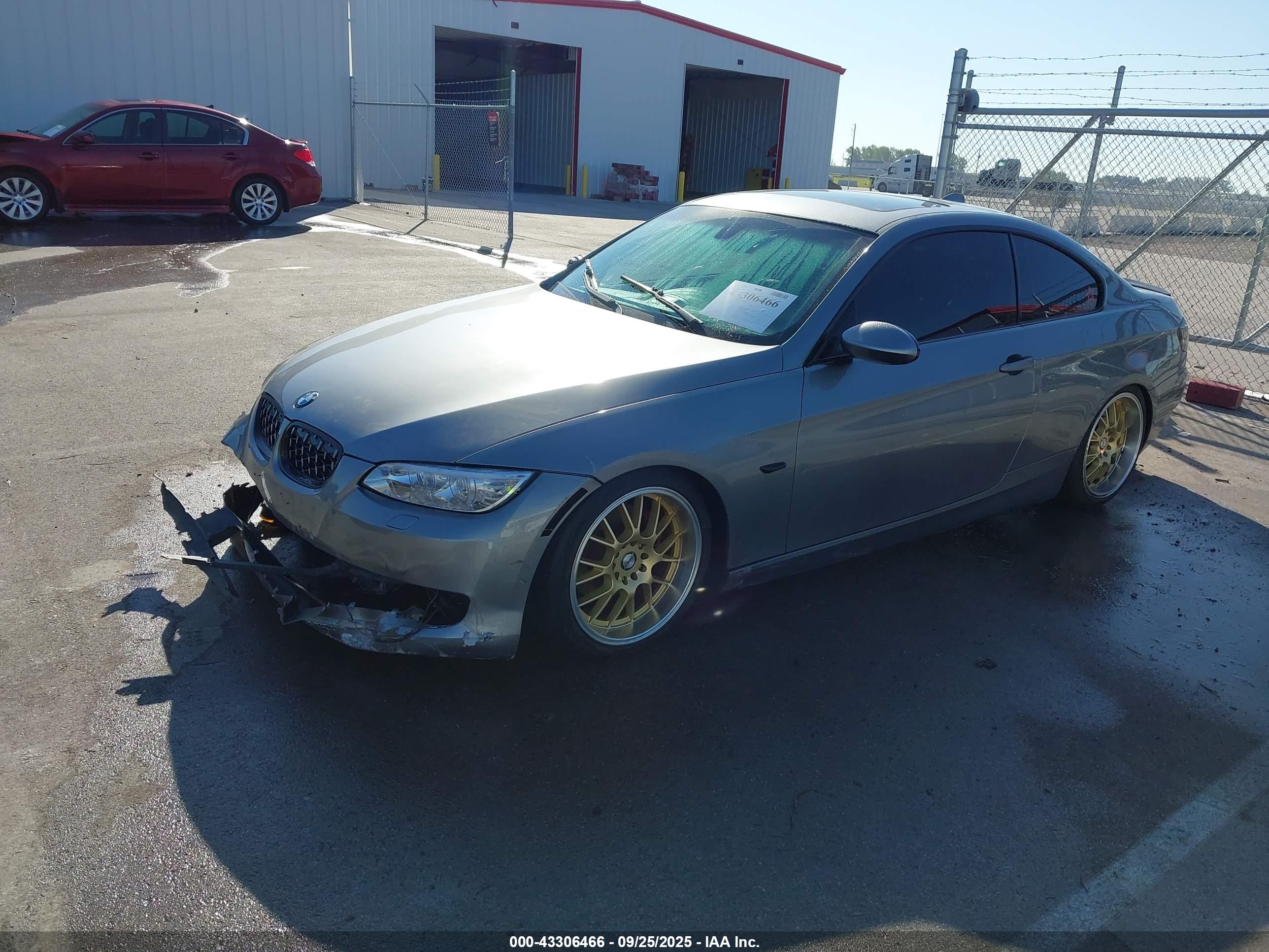 BMW 328I image 2