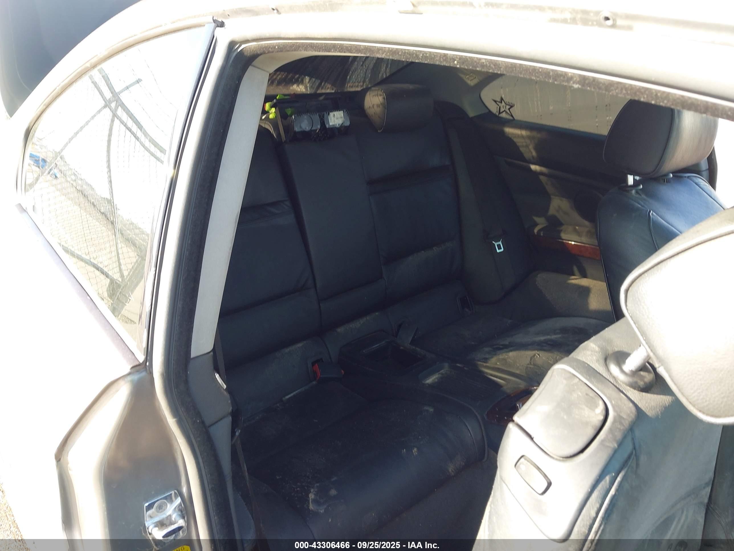 BMW 328I image 8