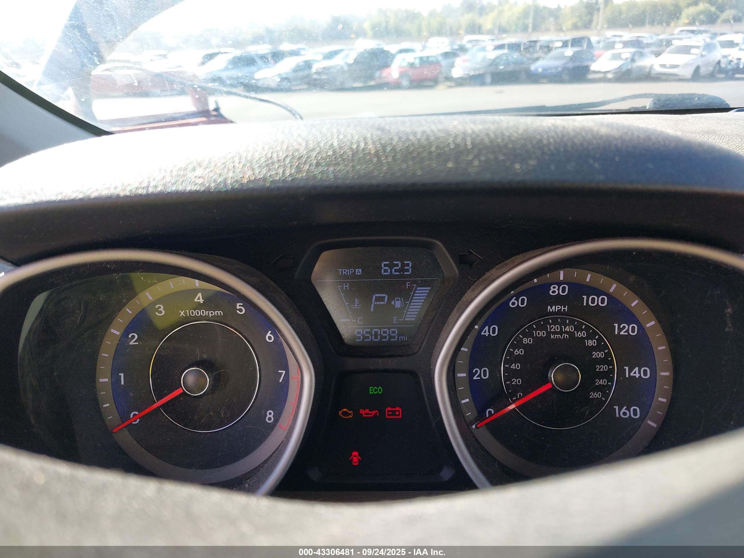 HYUNDAI ELANTRA image 7