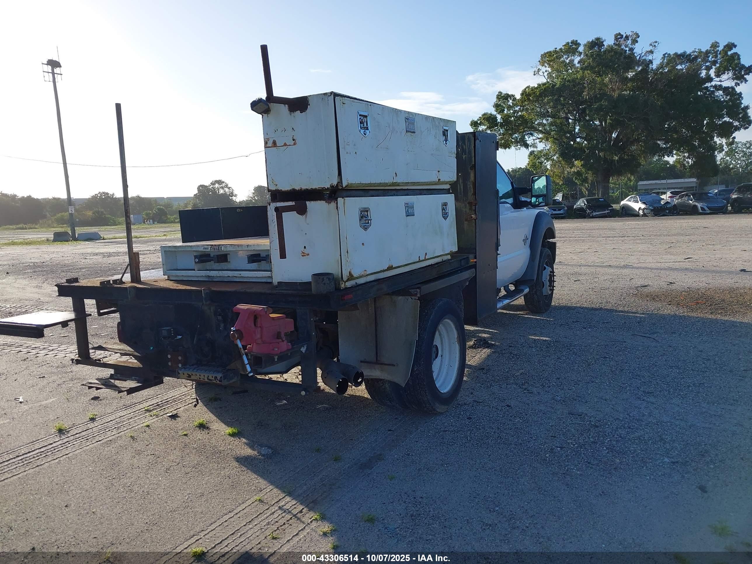 FORD F-550 image 4