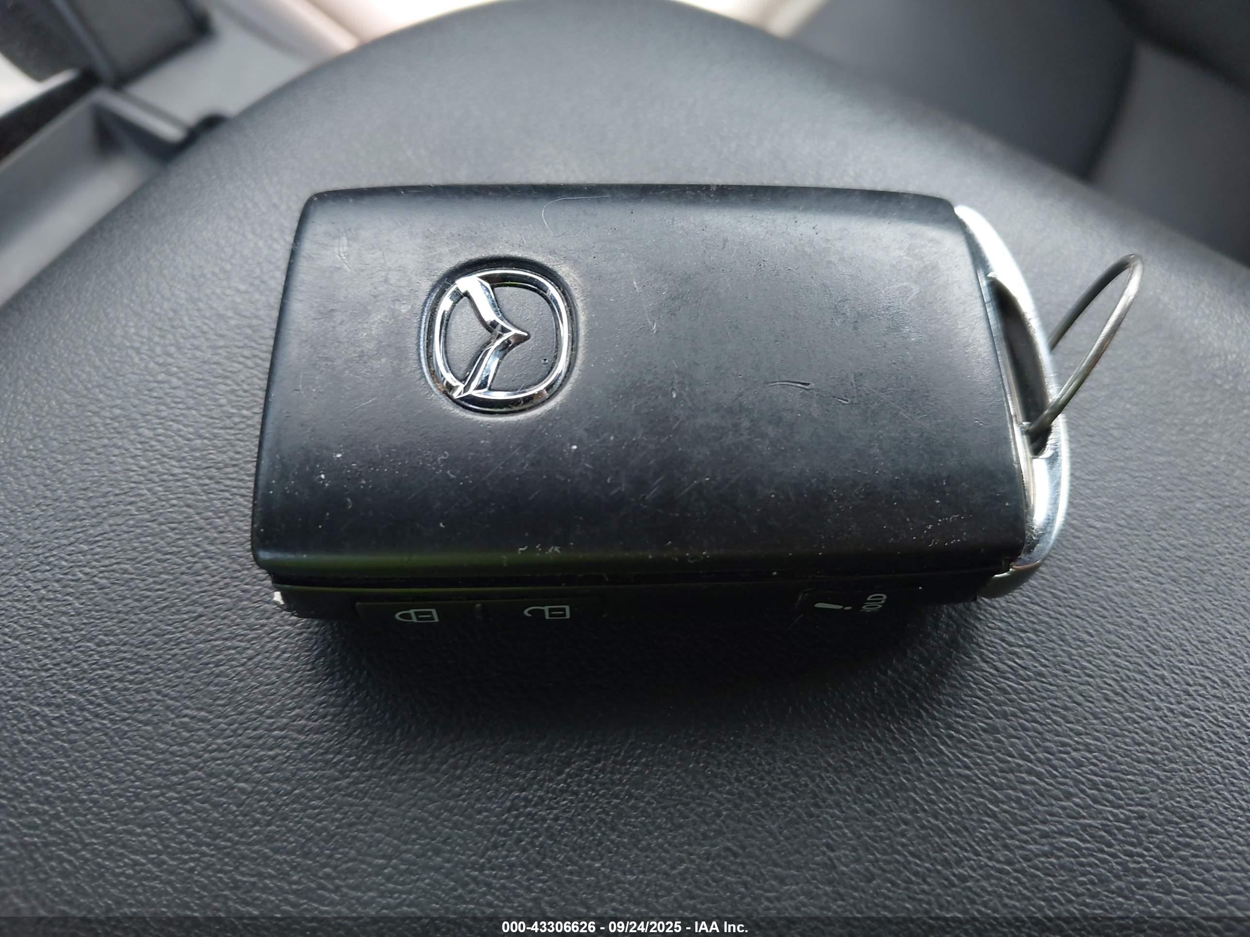MAZDA MAZDA3 image 11