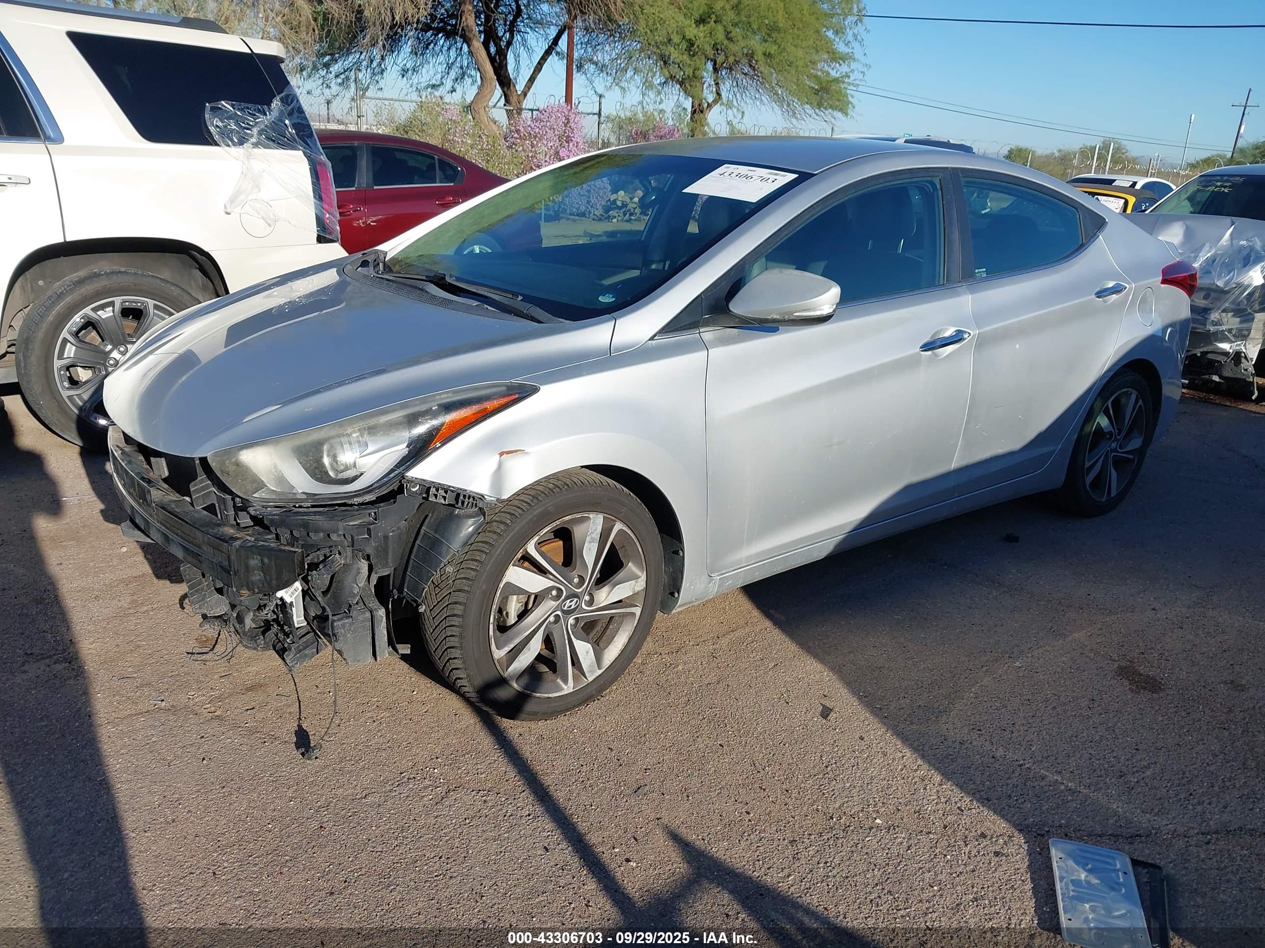 HYUNDAI ELANTRA image 2