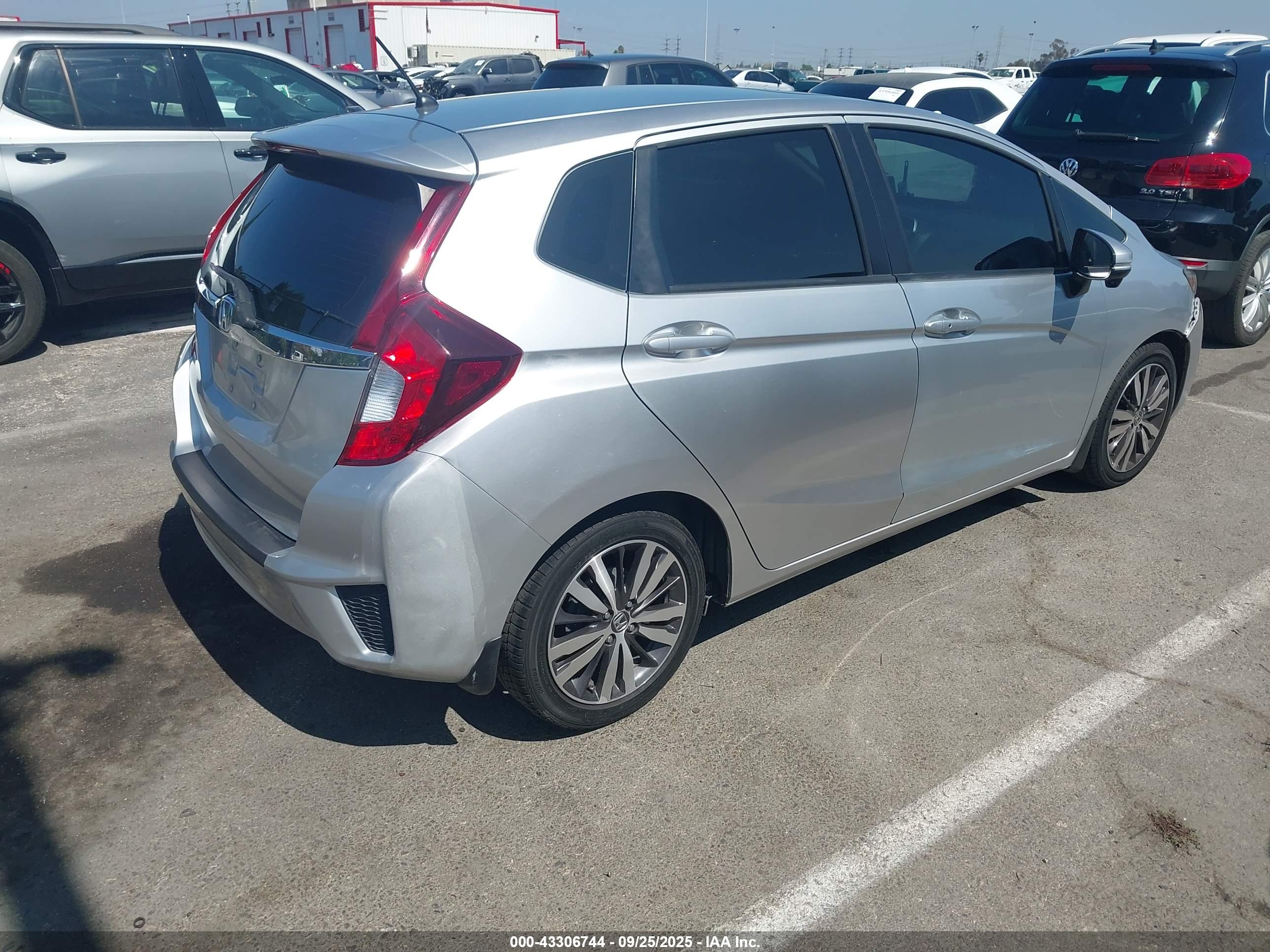 HONDA FIT image 4
