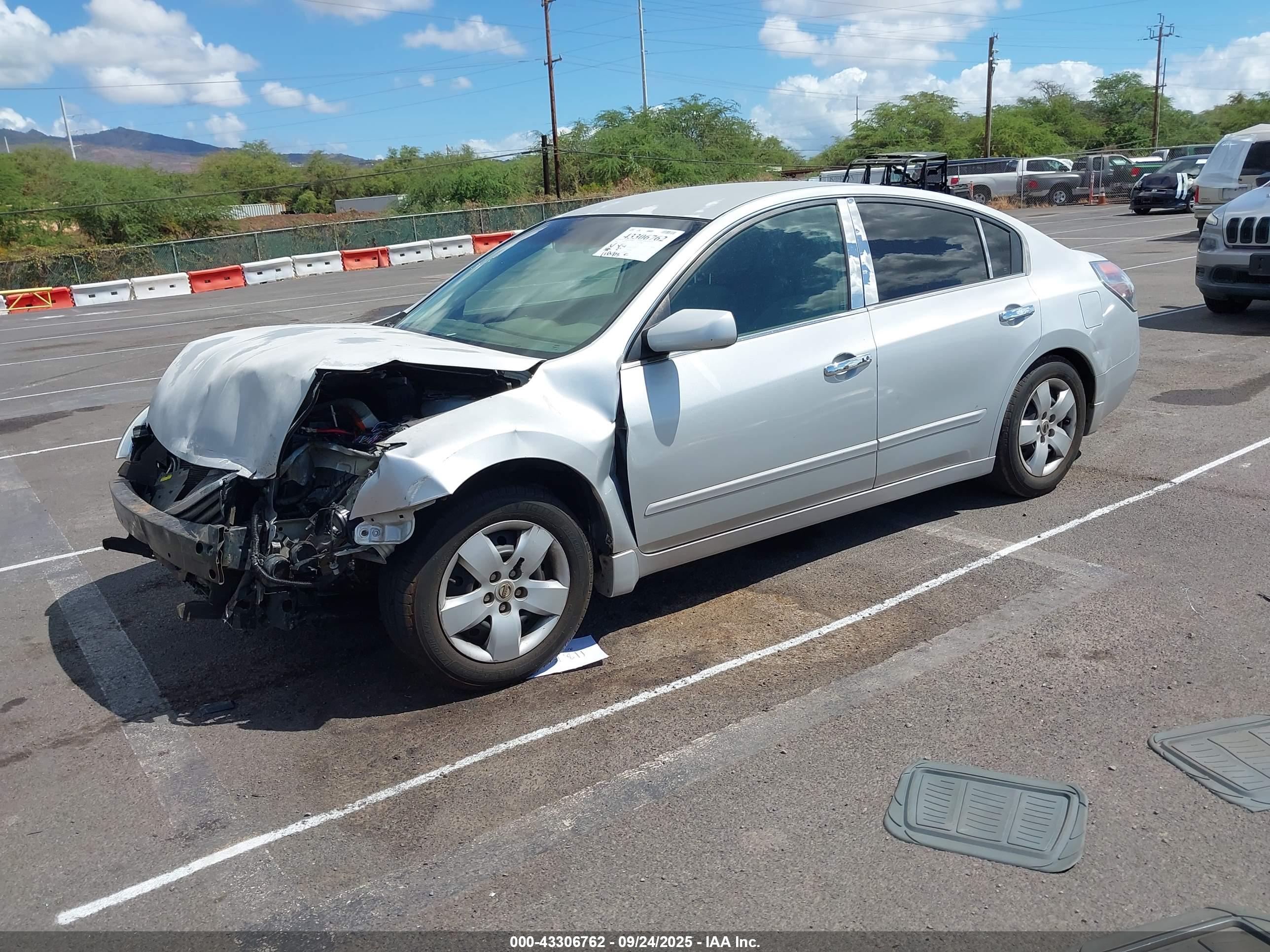 NISSAN ALTIMA image 2