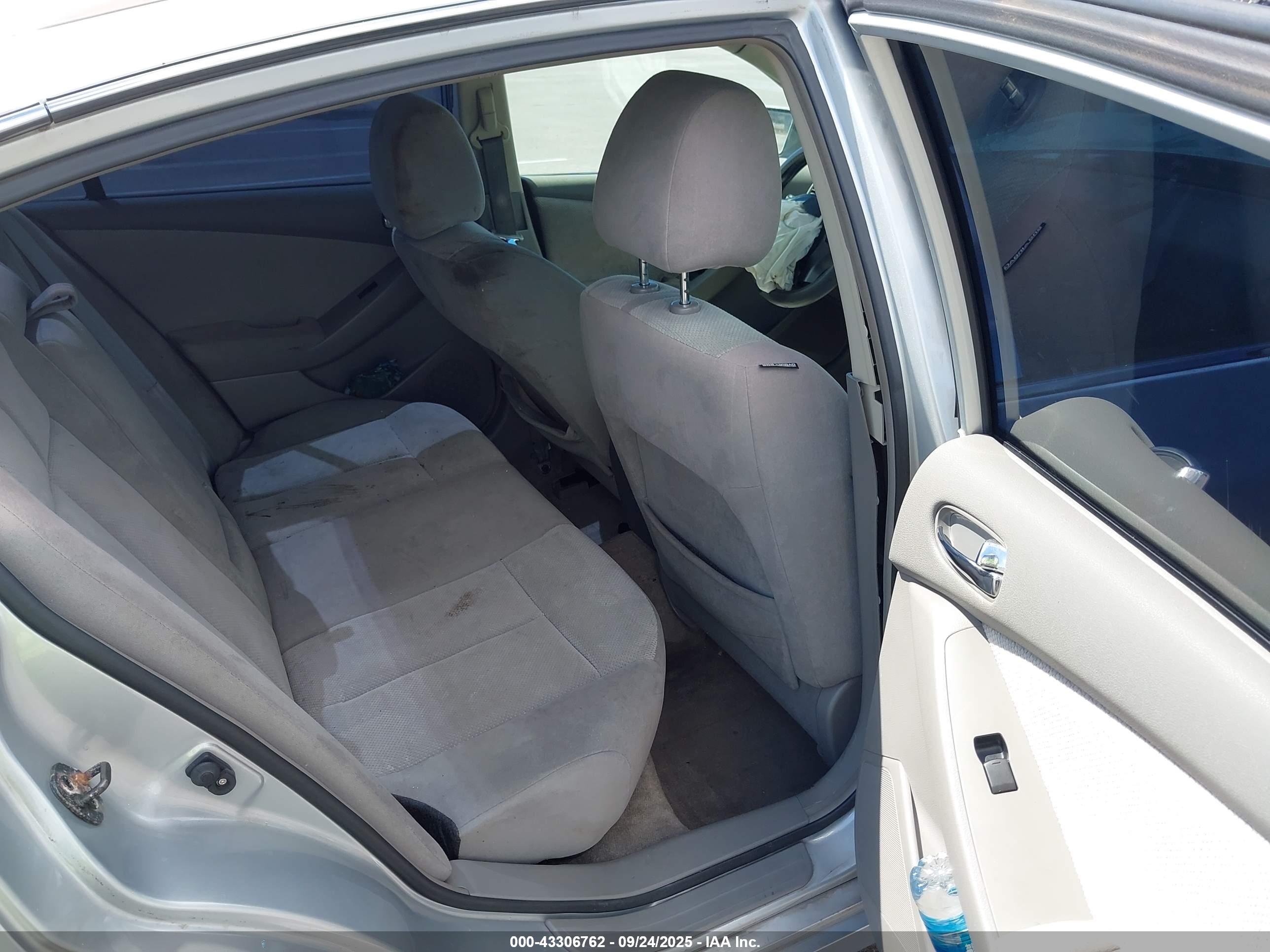NISSAN ALTIMA image 8