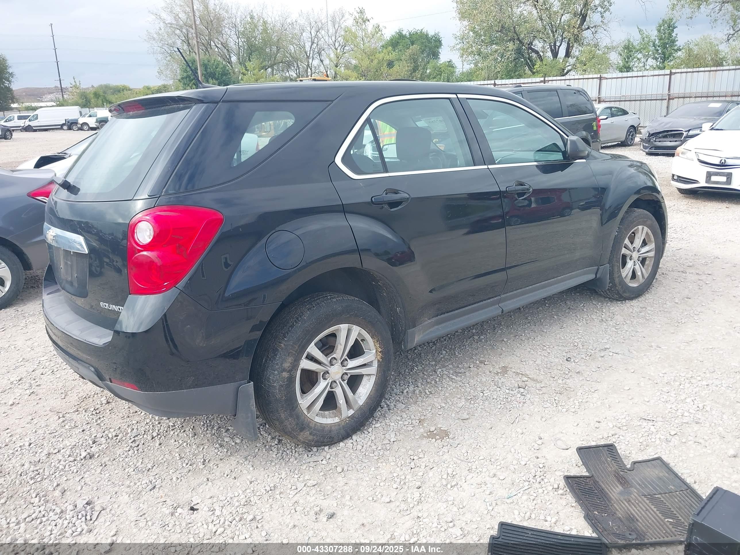 CHEVROLET EQUINOX image 4