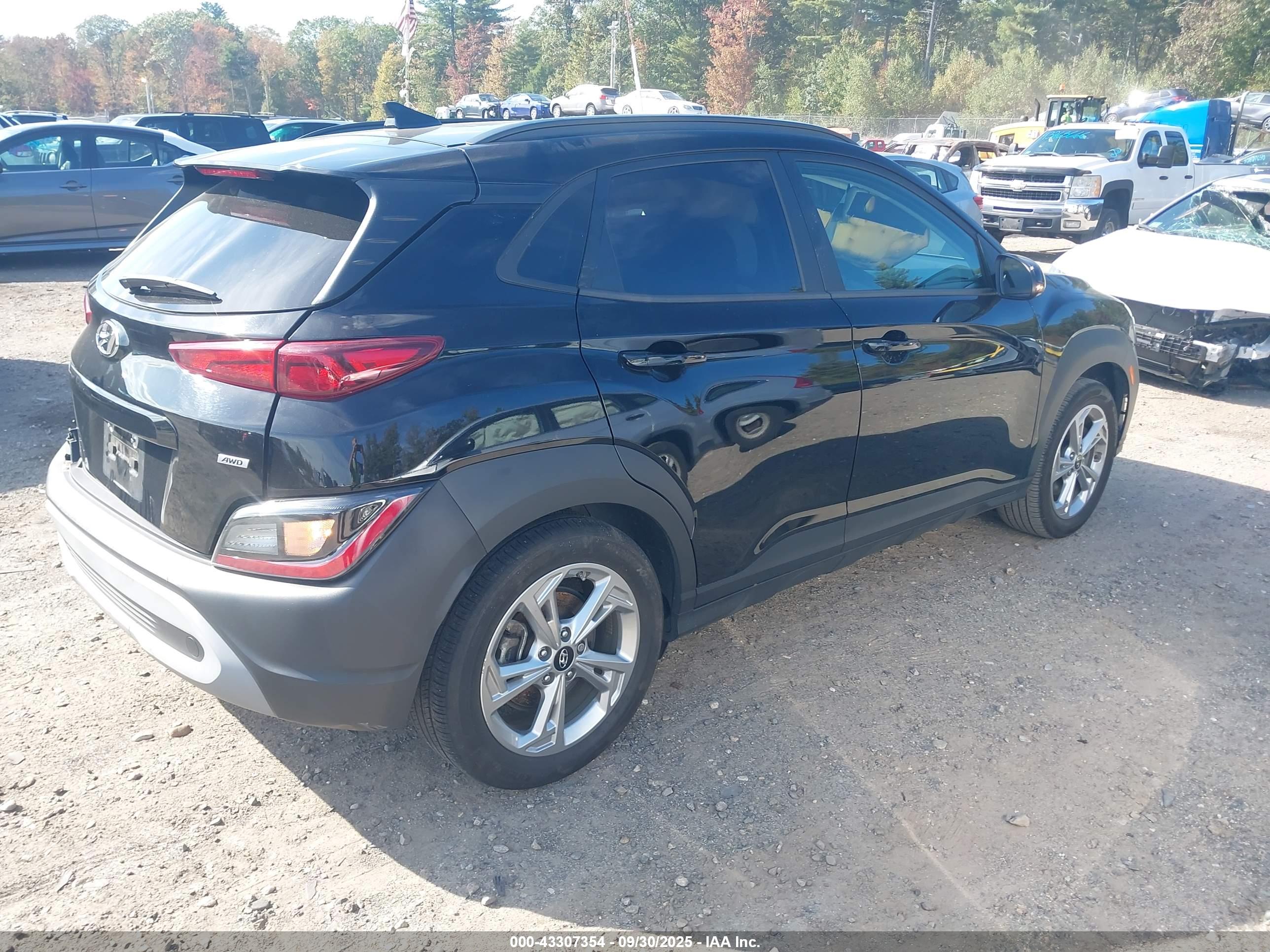 HYUNDAI KONA image 4