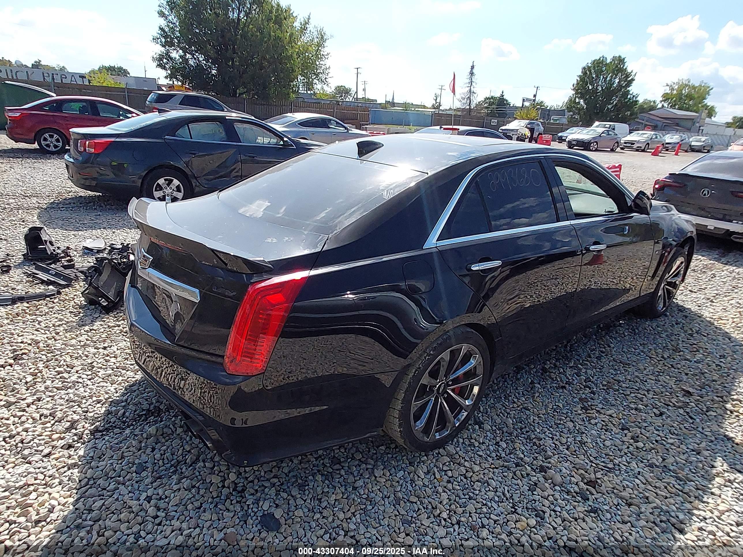 CADILLAC CTS-V image 4
