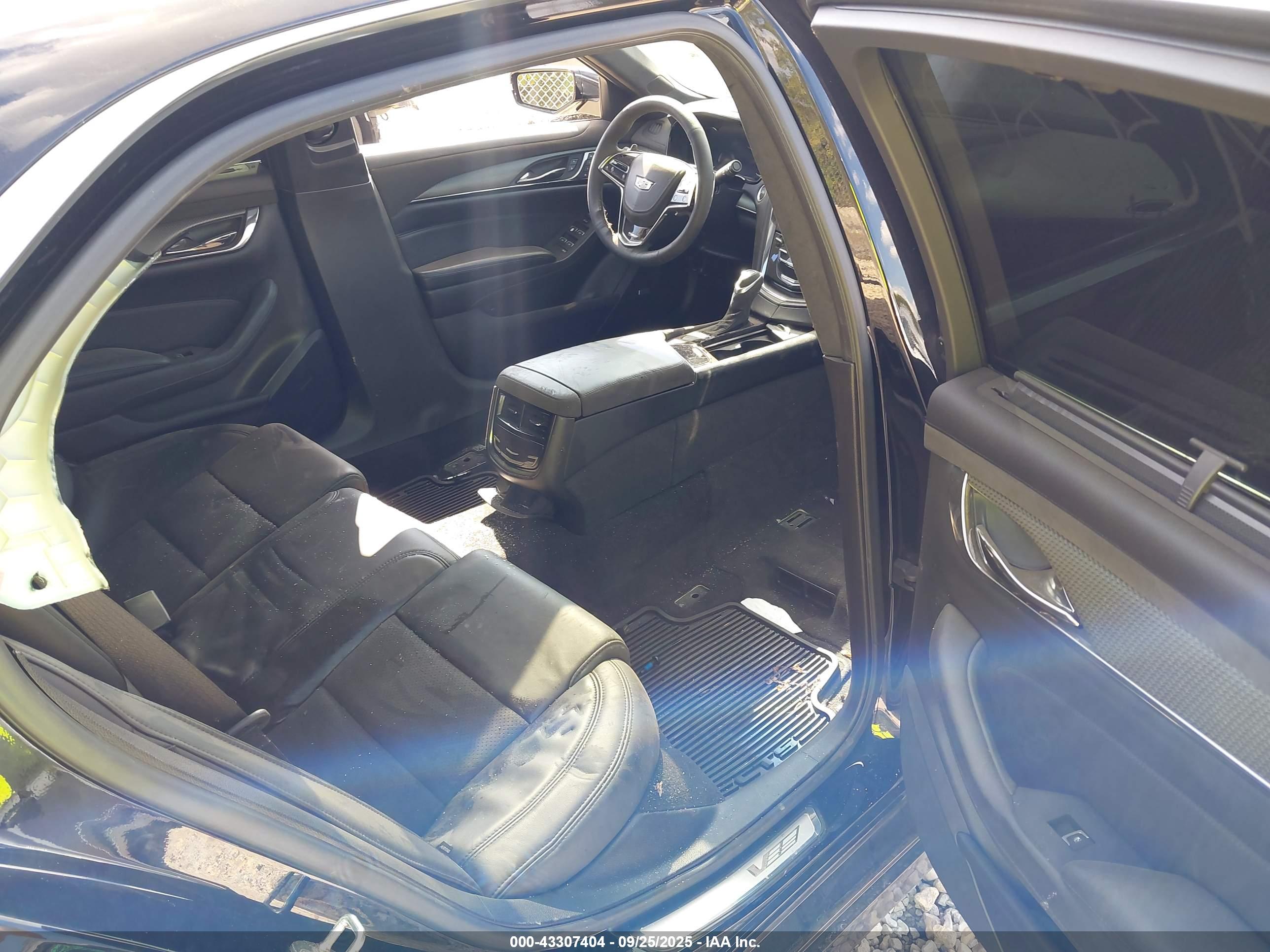 CADILLAC CTS-V image 8