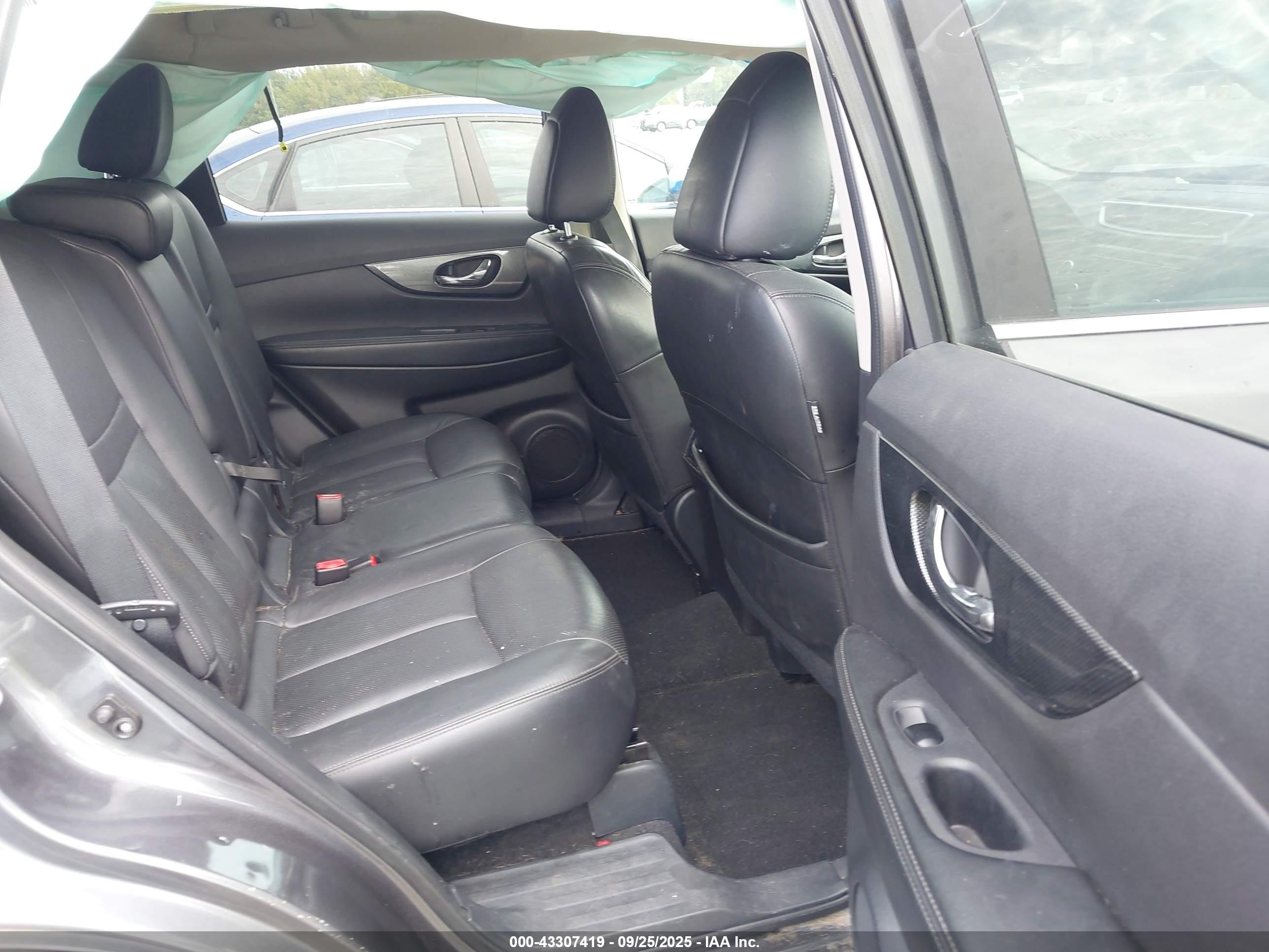 NISSAN ROGUE image 8