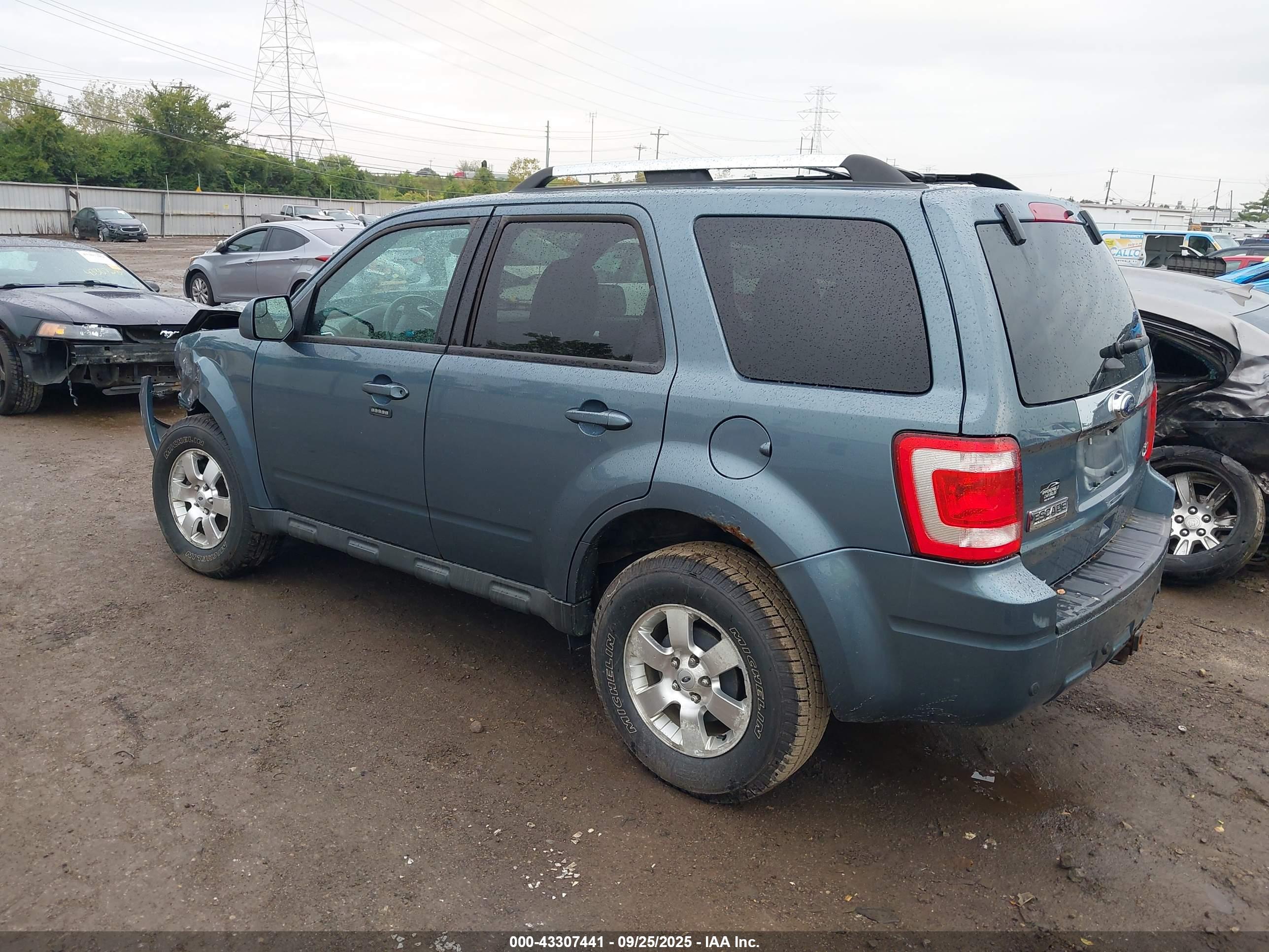 FORD ESCAPE image 3