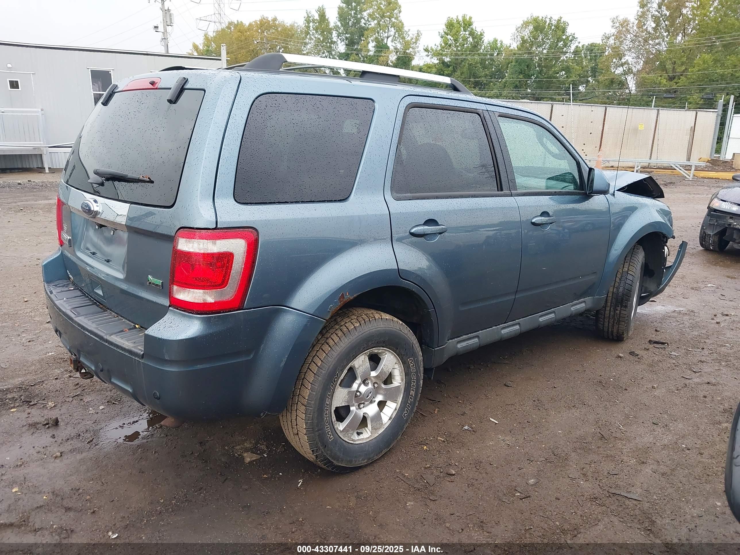 FORD ESCAPE image 4